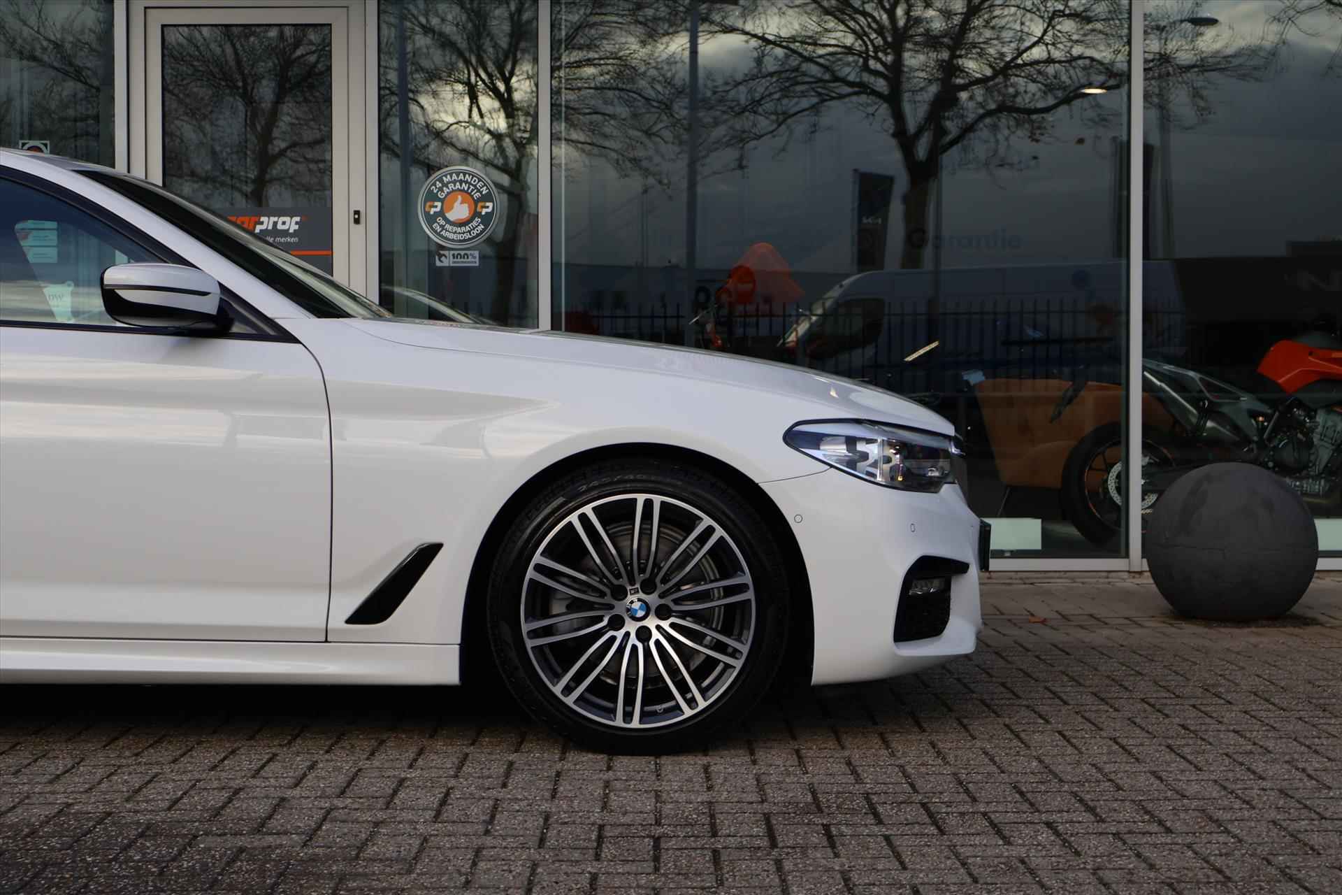 BMW 5-Serie (g30) 520i M-Sport 184pk I Pano I Navi I Head-Up I Stoelverwarming - 13/47