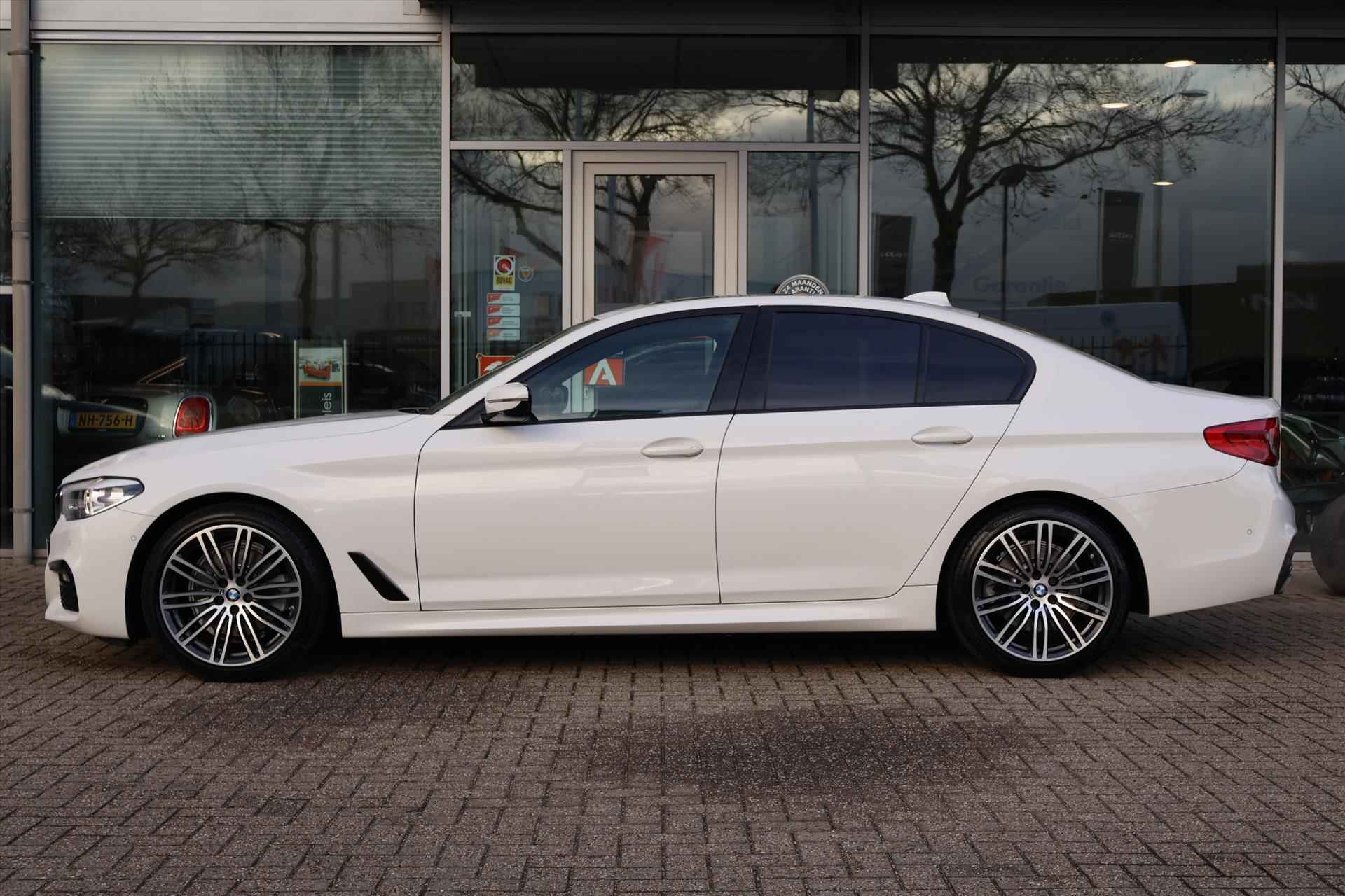 BMW 5-Serie (g30) 520i M-Sport 184pk I Pano I Navi I Head-Up I Stoelverwarming - 36/47