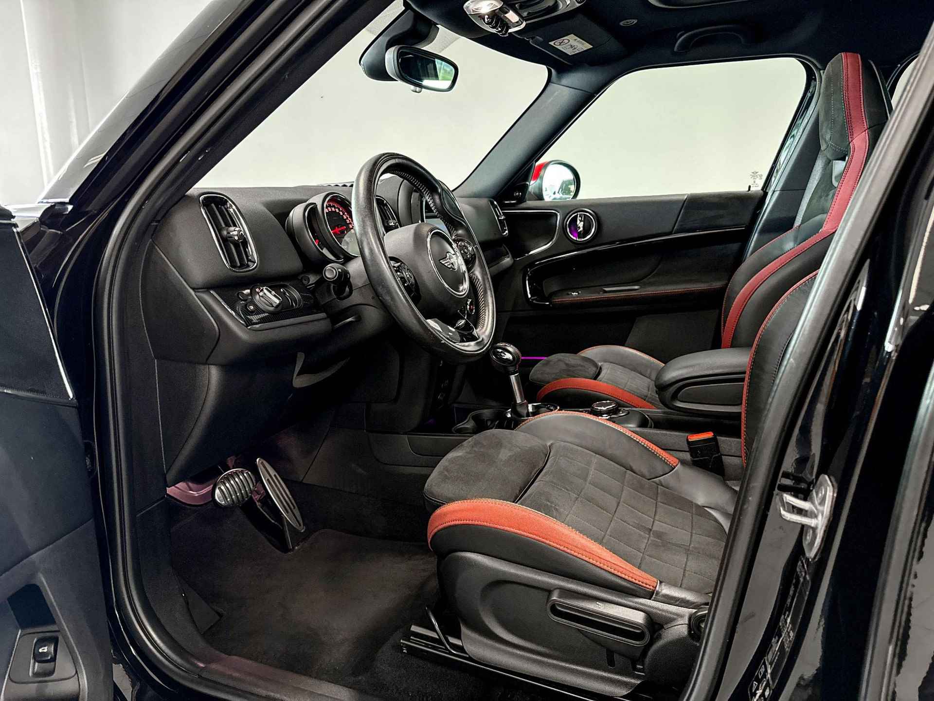 MINI Countryman 2.0 John Cooper Works ALL4 Chili | JCW | Stoelverwarming | Glazen Panoramadak | Achteruitrijcamera | - 8/25