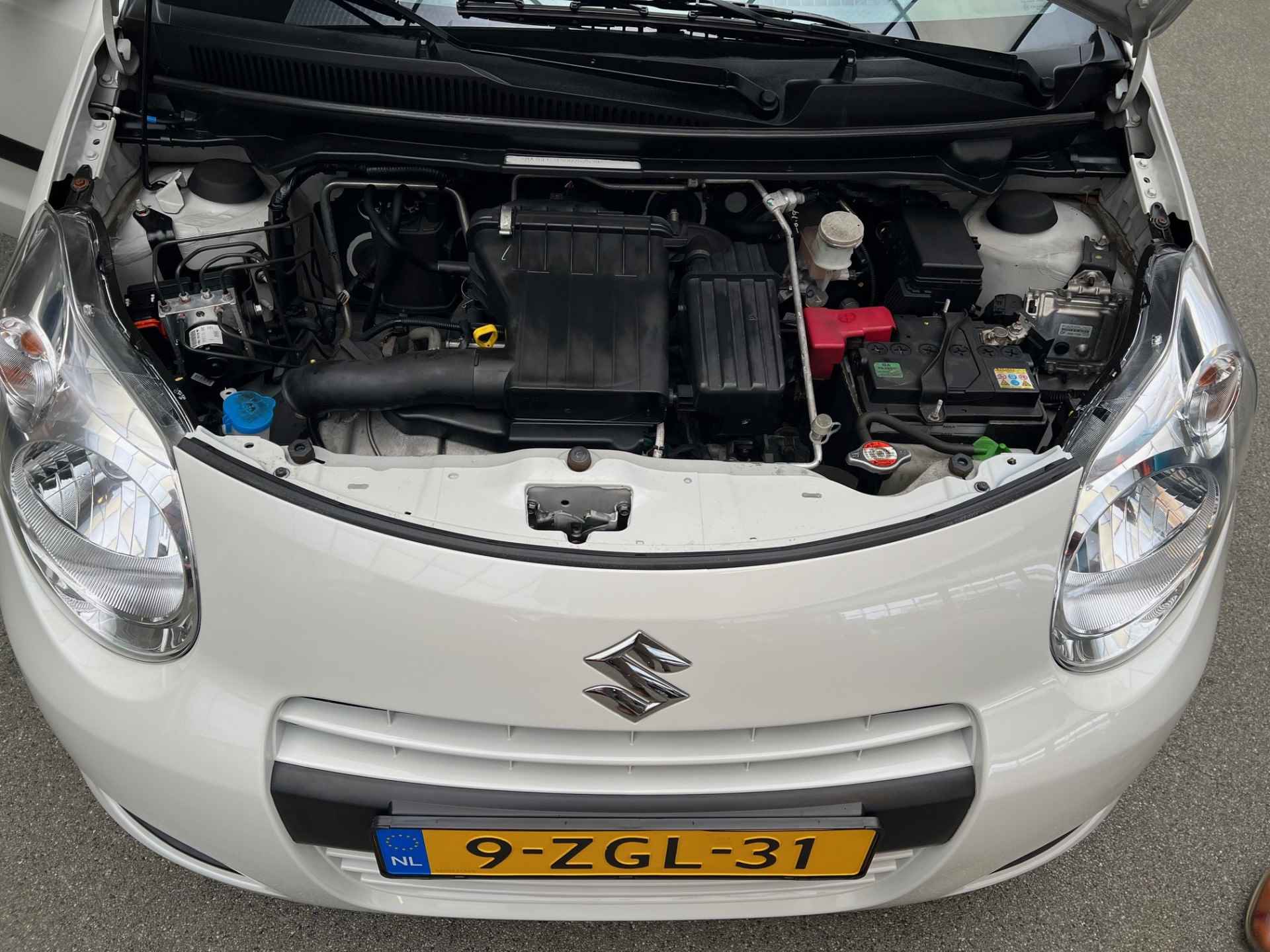 Suzuki Alto 1.0 Celebration 5drs Airco/ Pearl white/Zuinig & €23 per mnd - 18/28