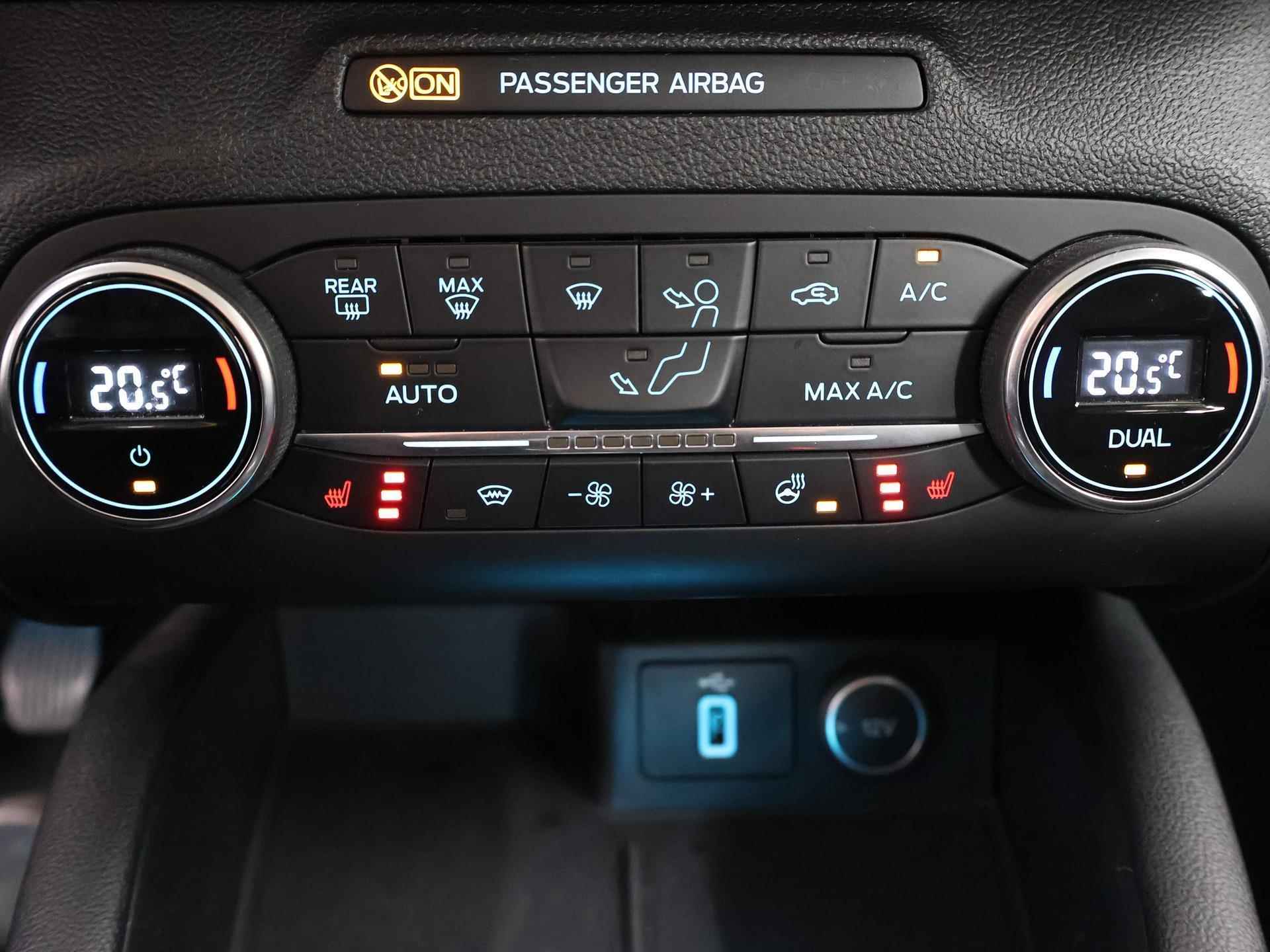 Ford Focus Wagon 1.0 EcoBoost Titanium Business | B&O Premium Audio | Winterpack | Climate Control | Navigatie | - 22/39