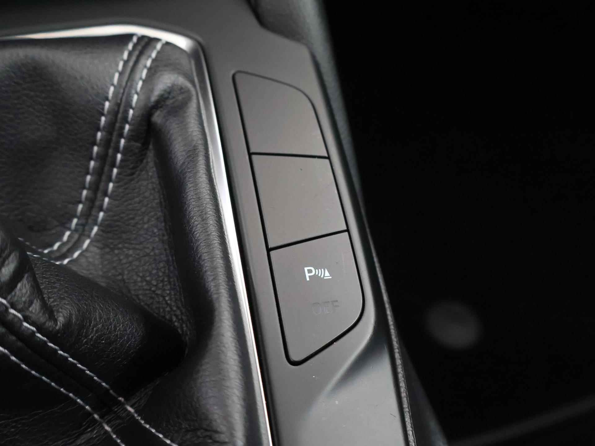 Ford Focus Wagon 1.0 EcoBoost Titanium Business | B&O Premium Audio | Winterpack | Climate Control | Navigatie | - 26/39