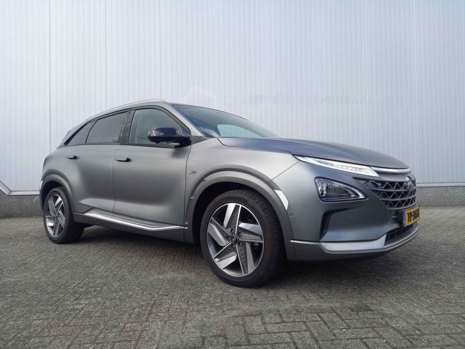 Hyundai NEXO FCEV Plus Pack Waterstof / Schuif/kanteldak / Stoelverwarming en ventilatie / Vol lederen bekleding / 100% Dealer onderhouden / Getinte ramen / - 16/75