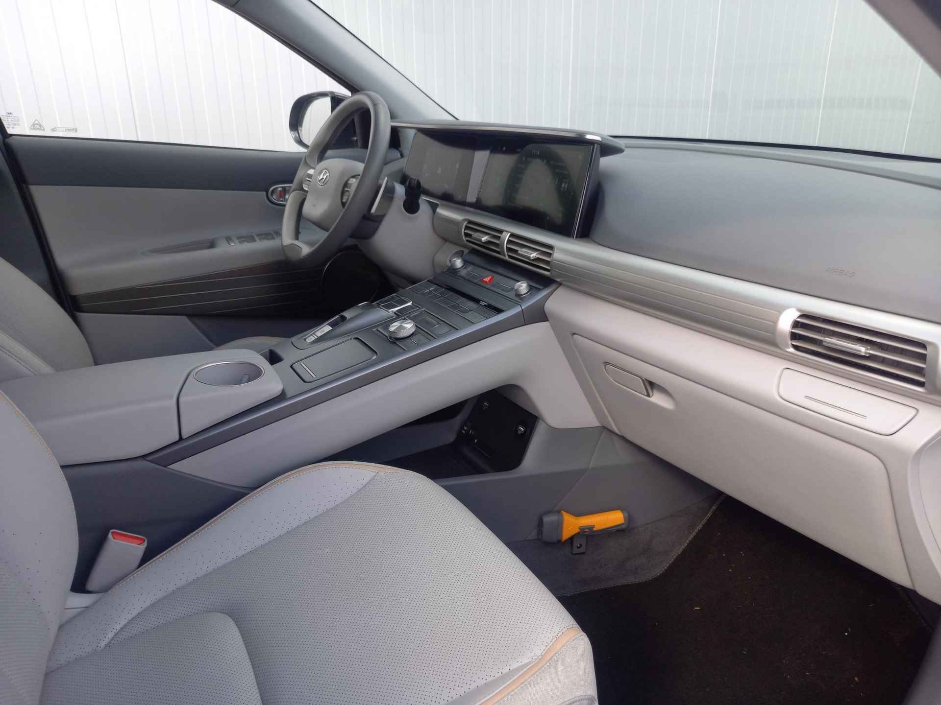 Hyundai NEXO FCEV Plus Pack Waterstof / Schuif/kanteldak / Stoelverwarming en ventilatie / Vol lederen bekleding / 100% Dealer onderhouden / Getinte ramen / - 17/75