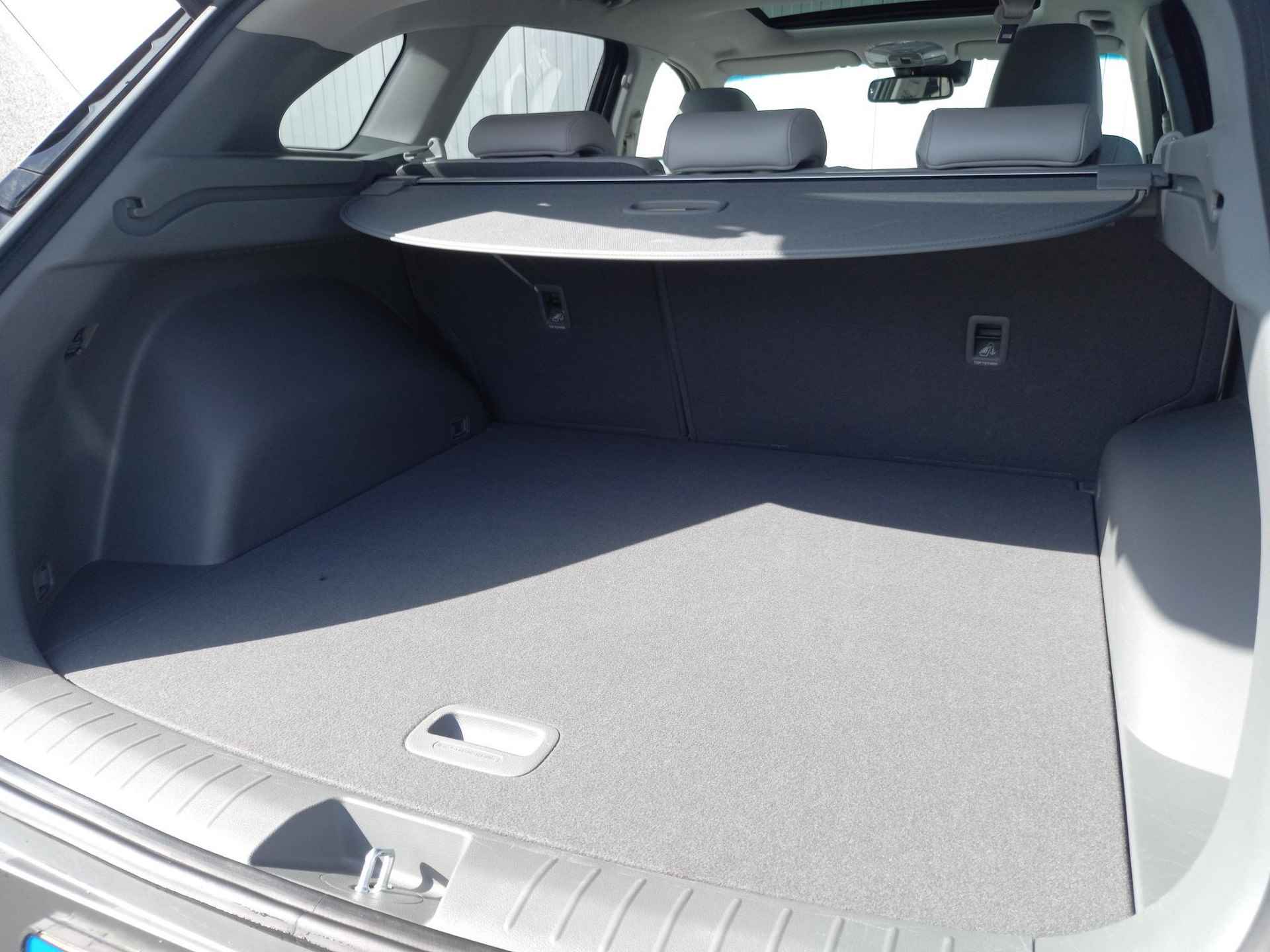 Hyundai NEXO FCEV Plus Pack Waterstof / Schuif/kanteldak / Stoelverwarming en ventilatie / Vol lederen bekleding / 100% Dealer onderhouden / Getinte ramen / - 36/75