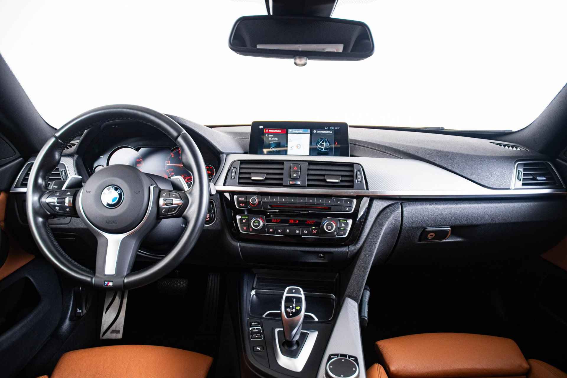 BMW 4-serie Gran Coupé 420i High Executive M Sport - schuif-/kanteldak - Comfort Access - Park Assistant - Elektrische verstelbare/verwarmde Stoelen - Head Up - Hifi - Getinte Ruiten - Middenarmsteun voor - - 3/71