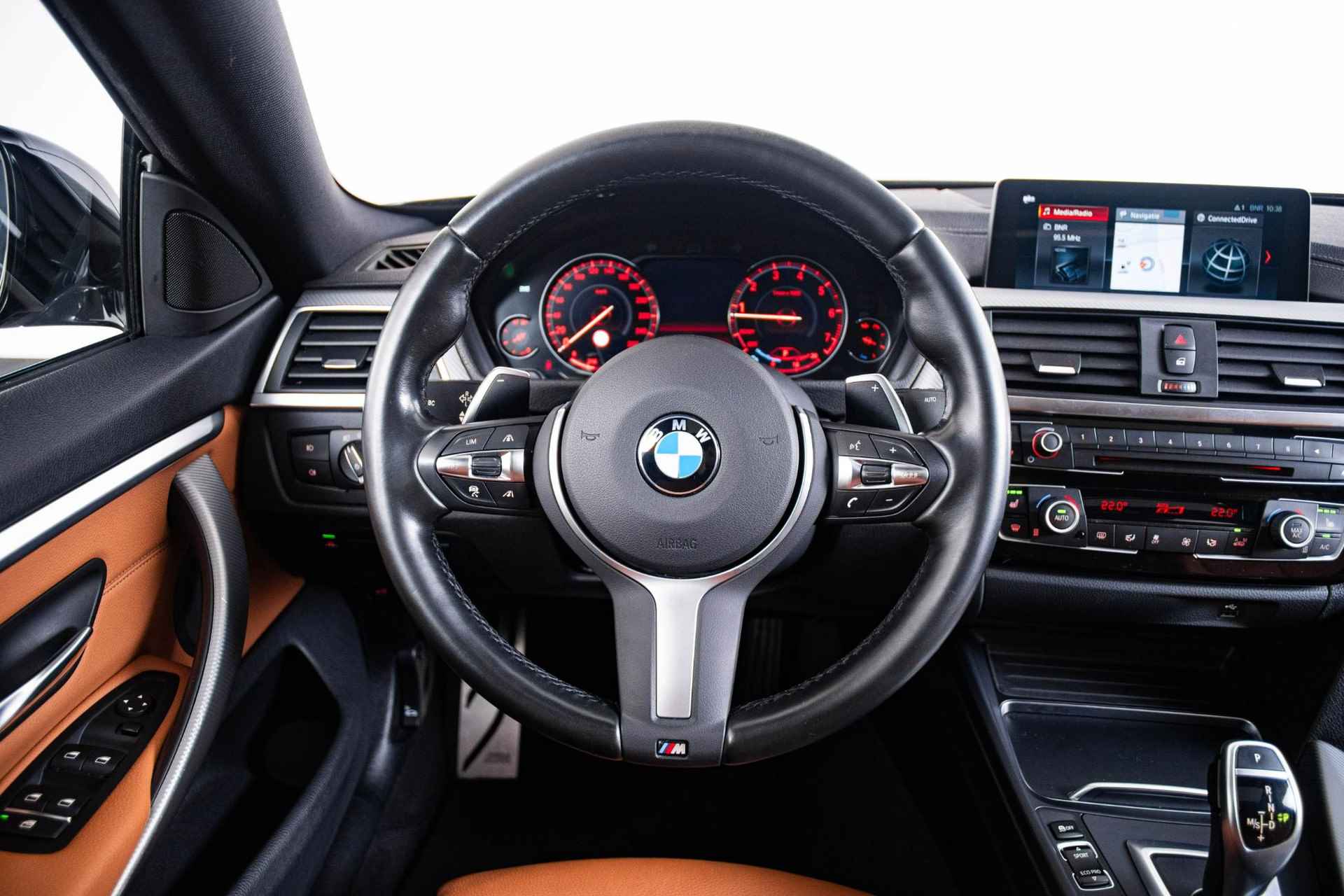 BMW 4-serie Gran Coupé 420i High Executive M Sport - schuif-/kanteldak - Comfort Access - Park Assistant - Elektrische verstelbare/verwarmde Stoelen - Head Up - Hifi - Getinte Ruiten - Middenarmsteun voor - - 15/71