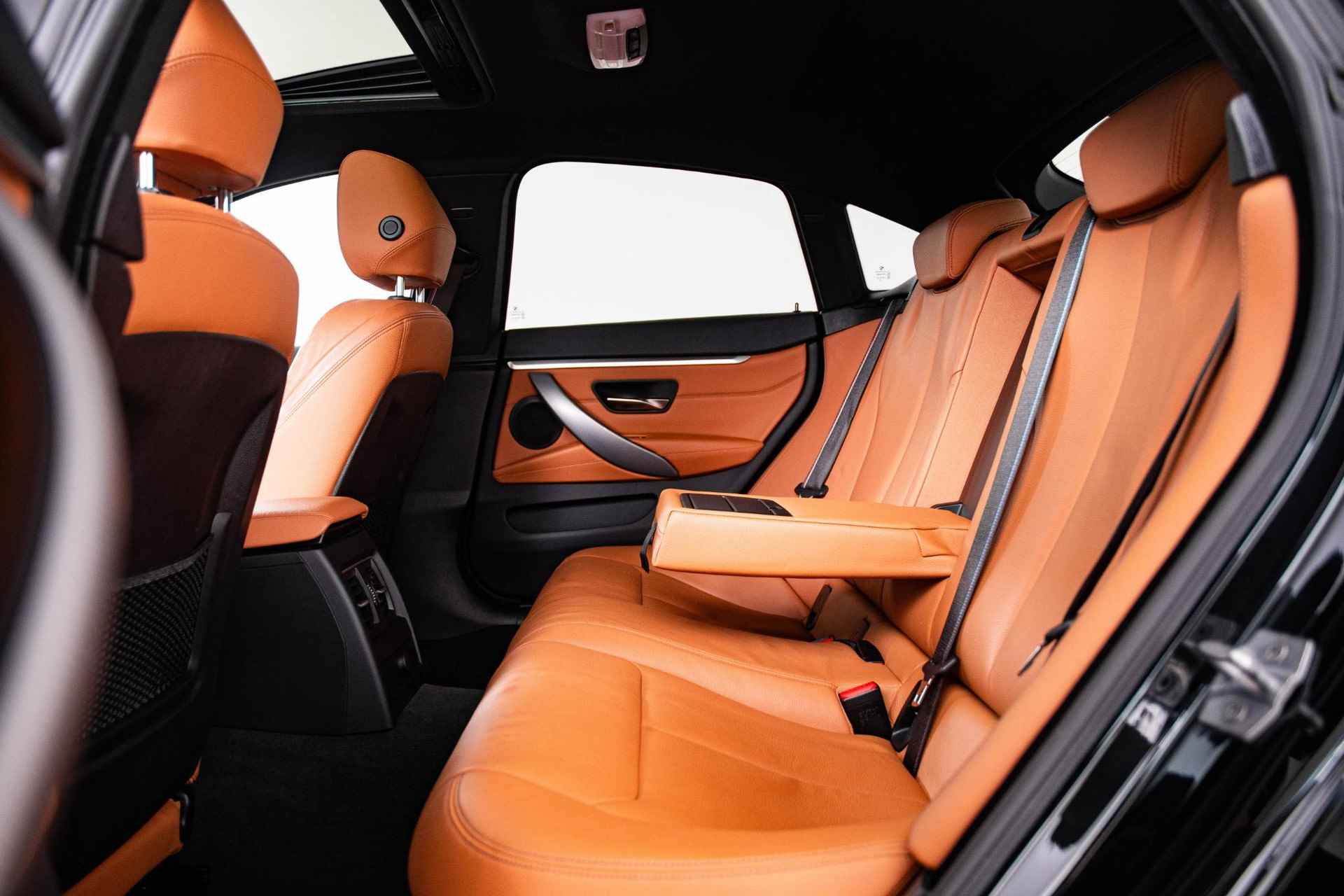 BMW 4-serie Gran Coupé 420i High Executive M Sport - schuif-/kanteldak - Comfort Access - Park Assistant - Elektrische verstelbare/verwarmde Stoelen - Head Up - Hifi - Getinte Ruiten - Middenarmsteun voor - - 21/71