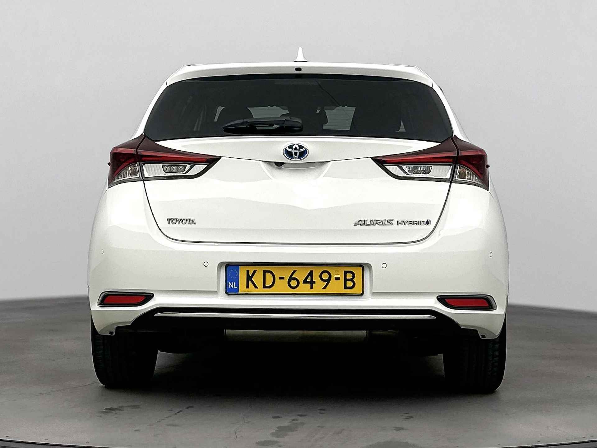 Toyota Auris 1.8 Hybrid Executive | Navigatie | Verwarmde voorstoelen | Parkeercamera * - 17/40