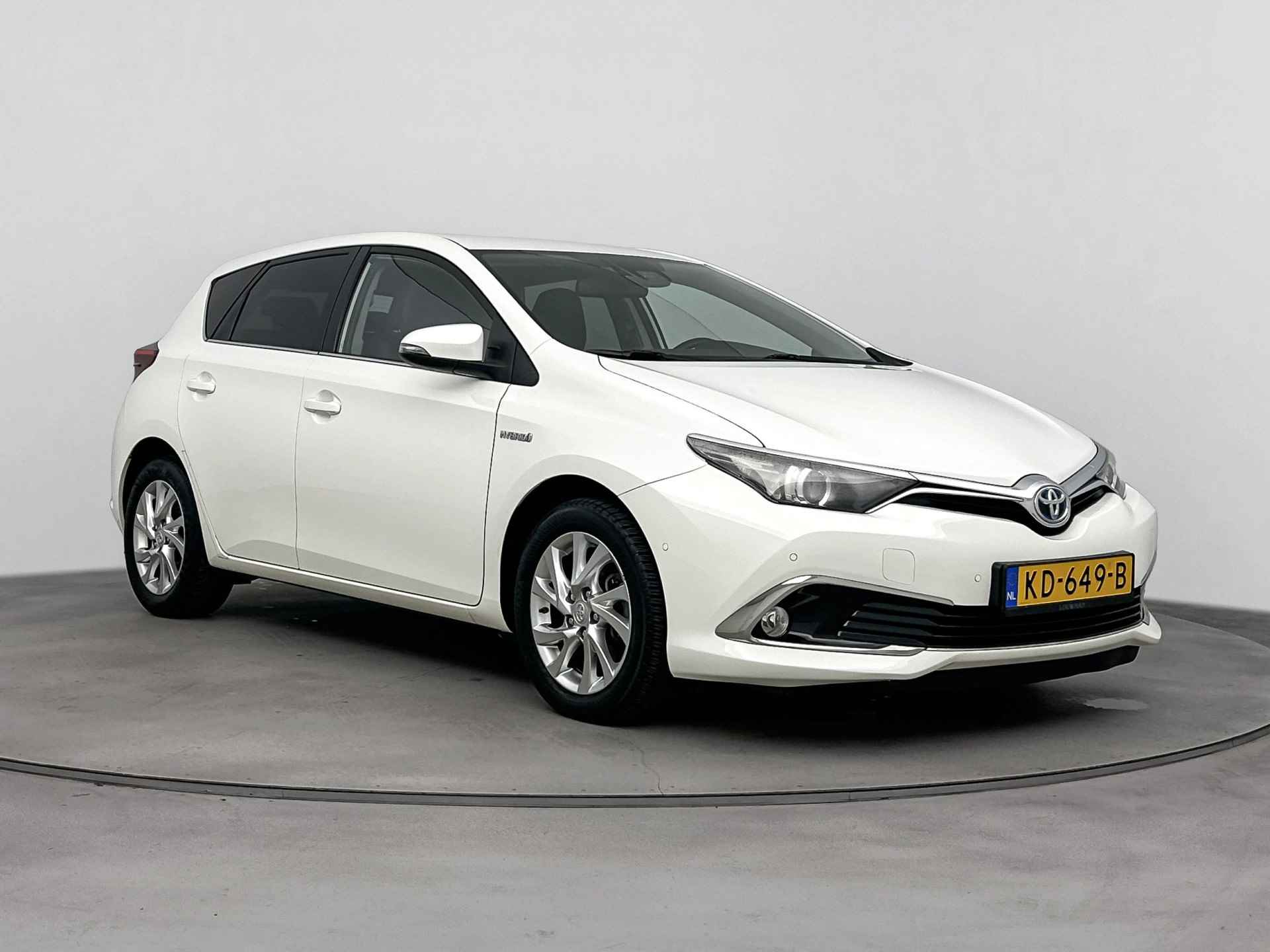 Toyota Auris 1.8 Hybrid Executive | Navigatie | Verwarmde voorstoelen | Parkeercamera * - 28/40