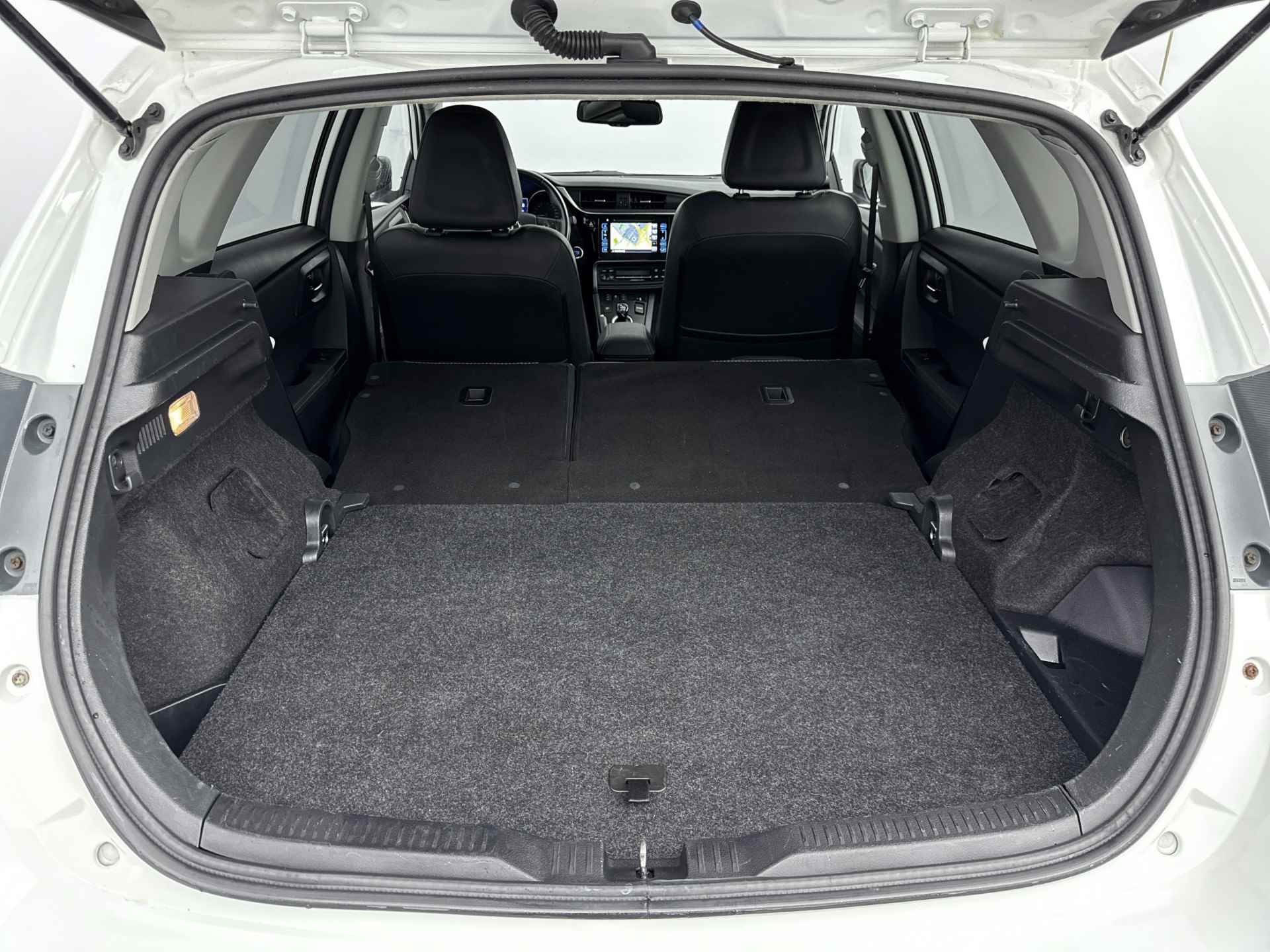 Toyota Auris 1.8 Hybrid Executive | Navigatie | Verwarmde voorstoelen | Parkeercamera * - 36/40