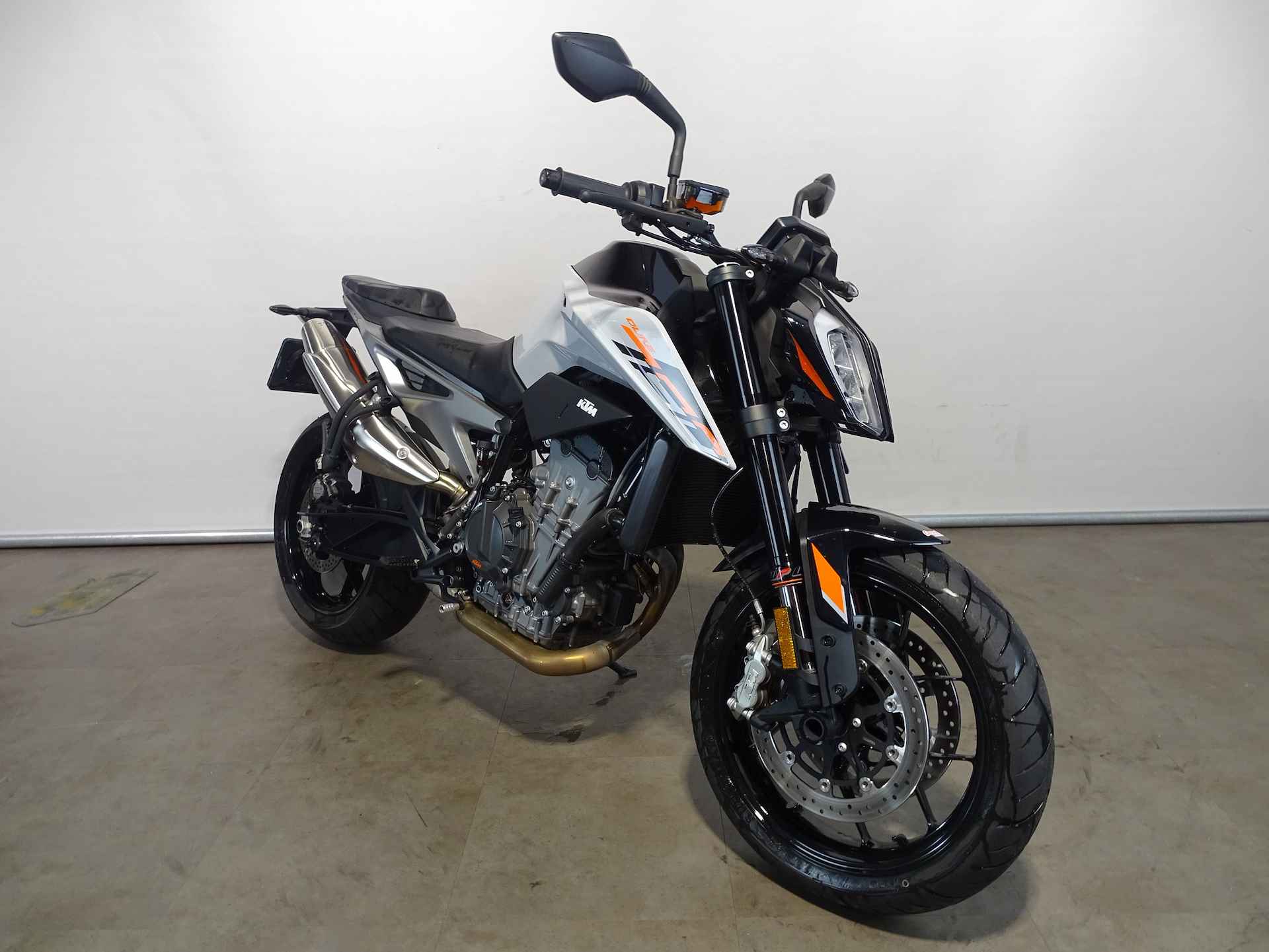 KTM 790 DUKE L - 5/6