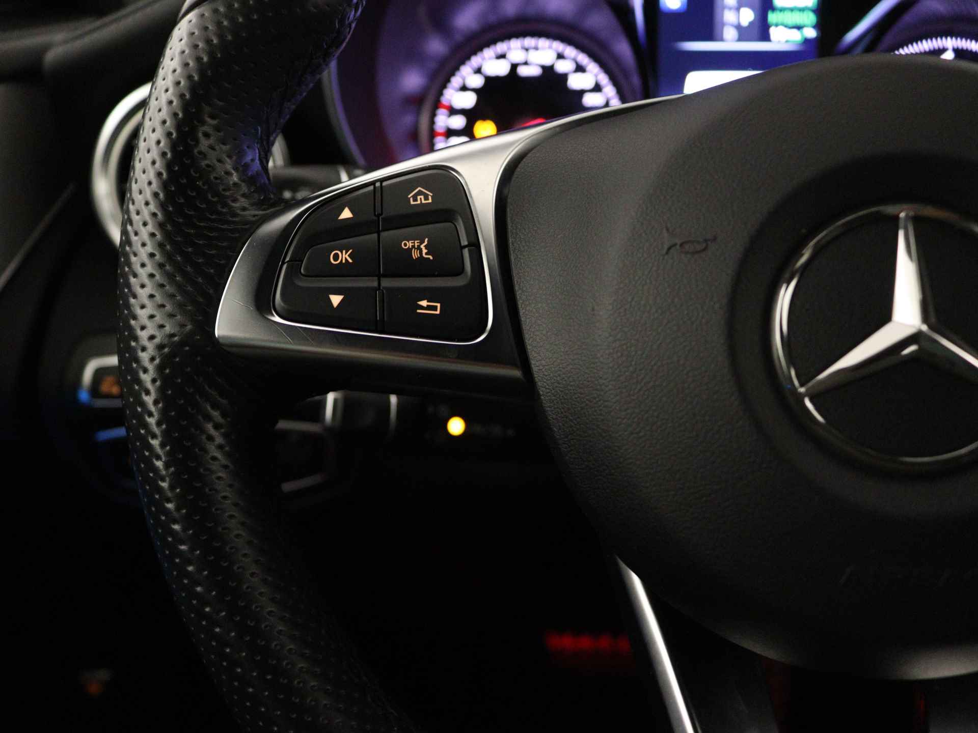 Mercedes-Benz GLC Coupé 350e 4MATIC Premium Plus | Multi spaaks lichtmetalen velgen | Navigatie | Parking support | - 18/37