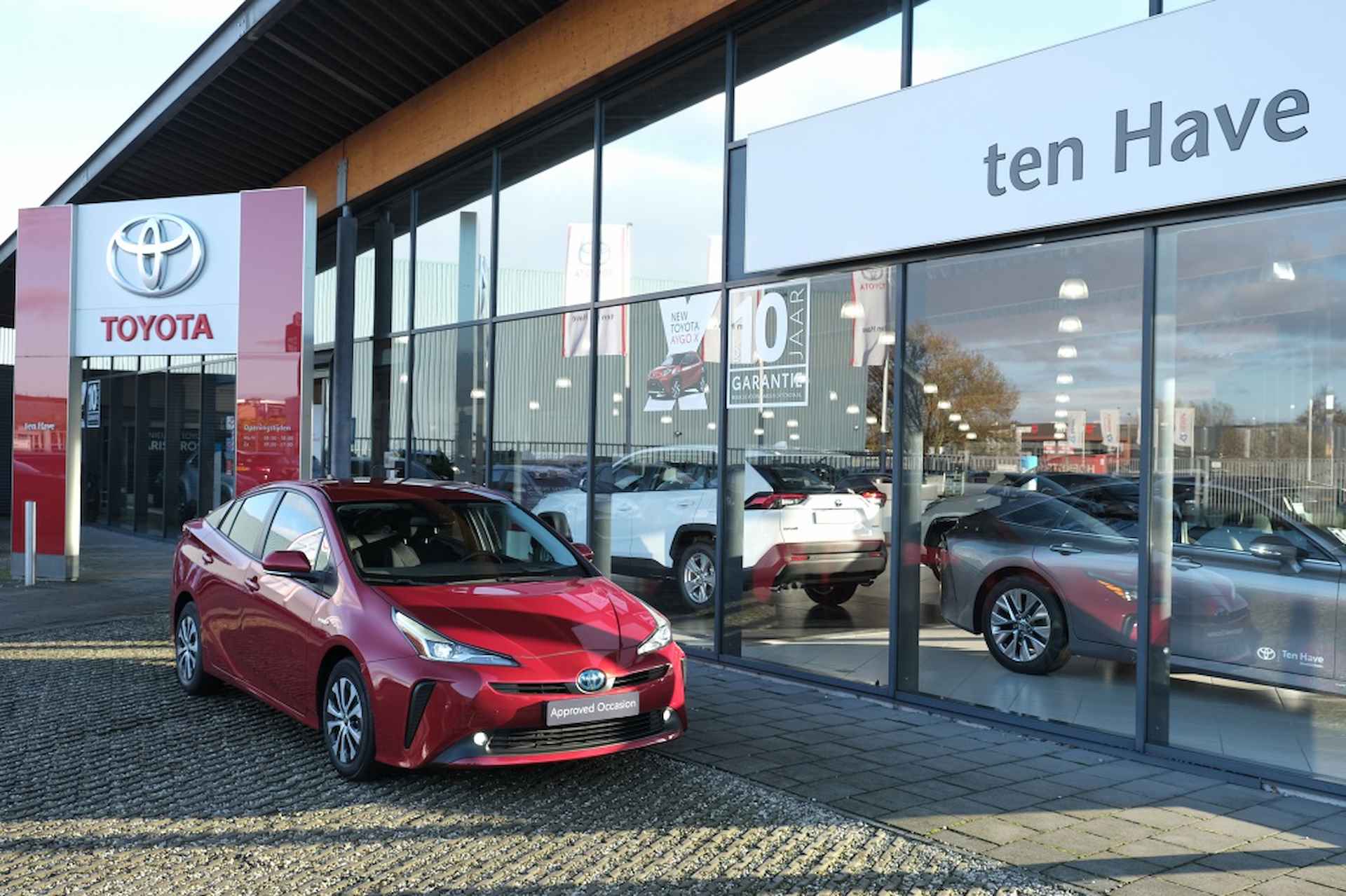 Toyota Prius 1.8 Hybrid 122PK Dynamic Automaat | Trekhaak | Navigatie | Clima - 40/40