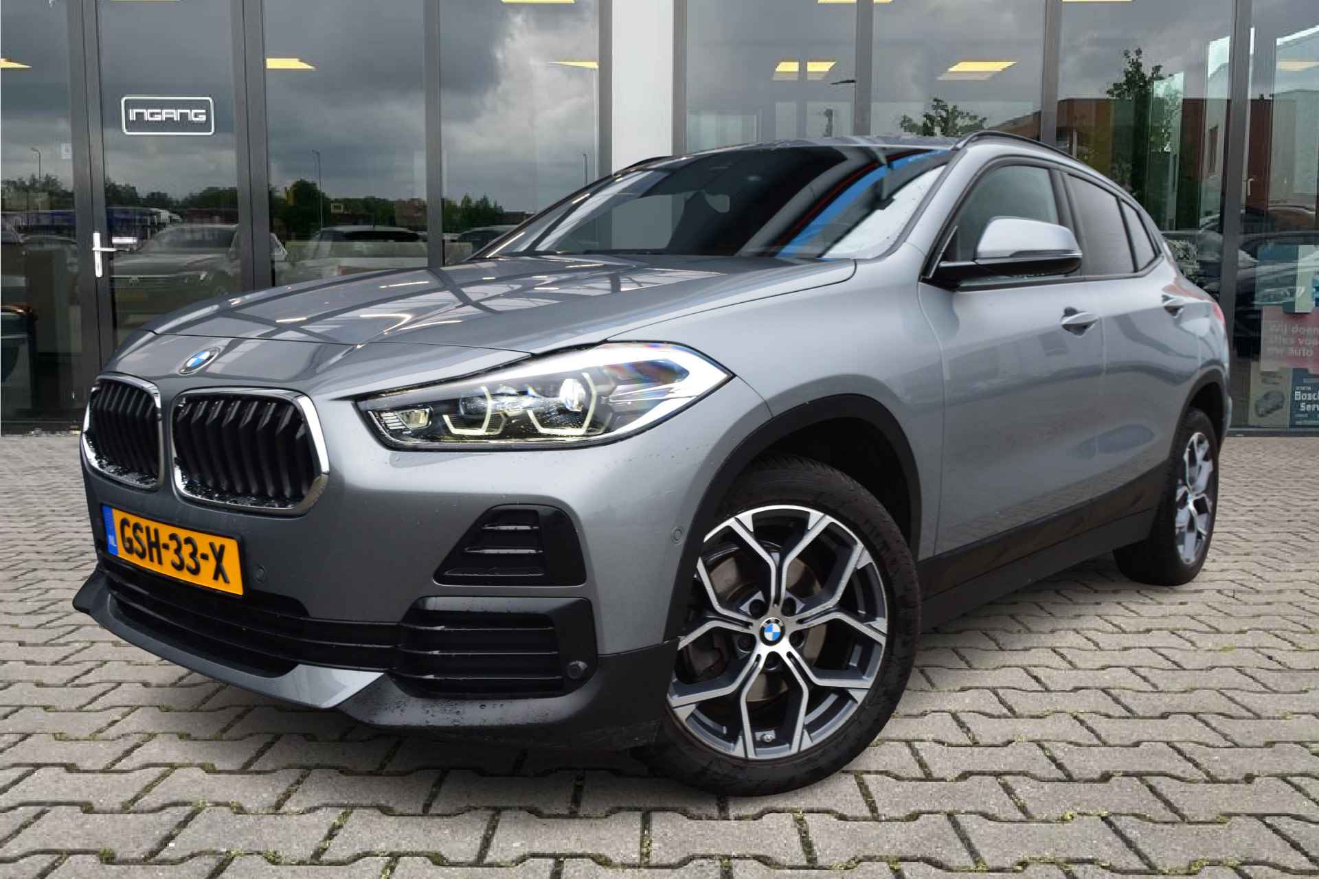 BMW X2