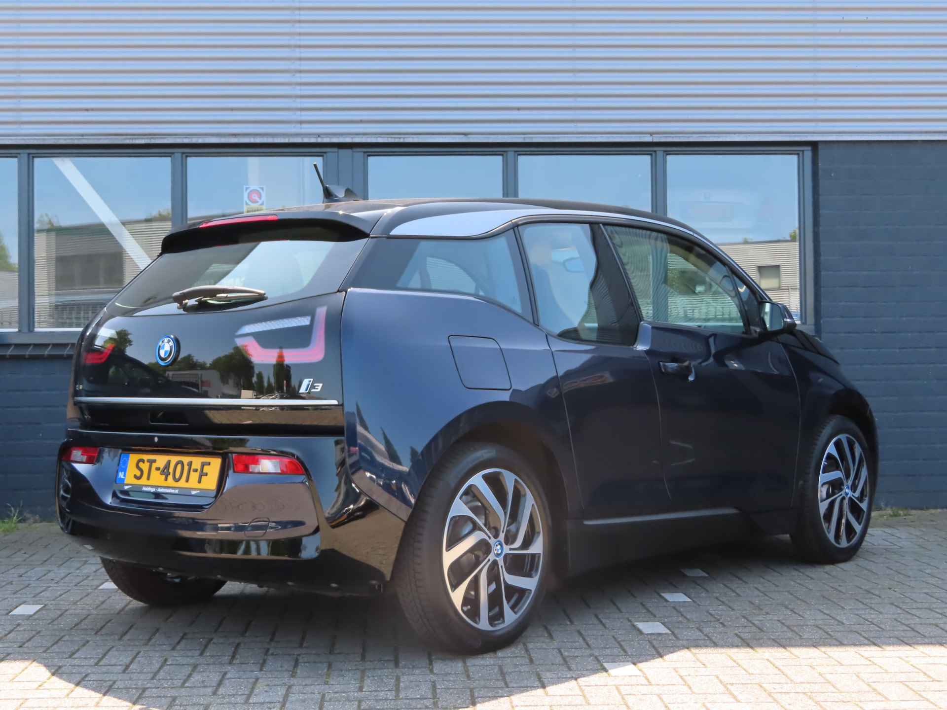 BMW i3 94Ah 33 kWh | Leder | Navi Prof | Camera | Parkeersensoren voor + achter | DAB - 3/24