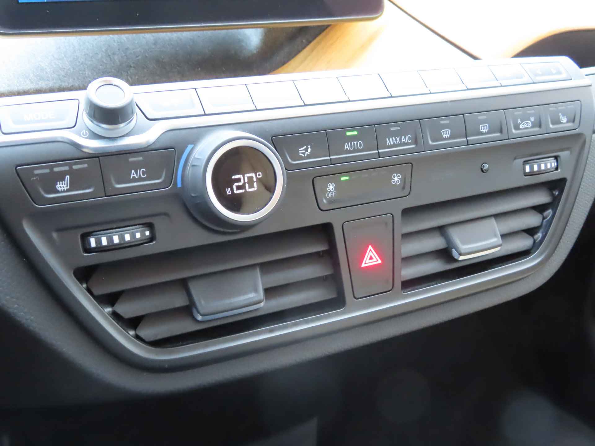 BMW i3 94Ah 33 kWh | Leder | Navi Prof | Camera | Parkeersensoren voor + achter | DAB - 13/24