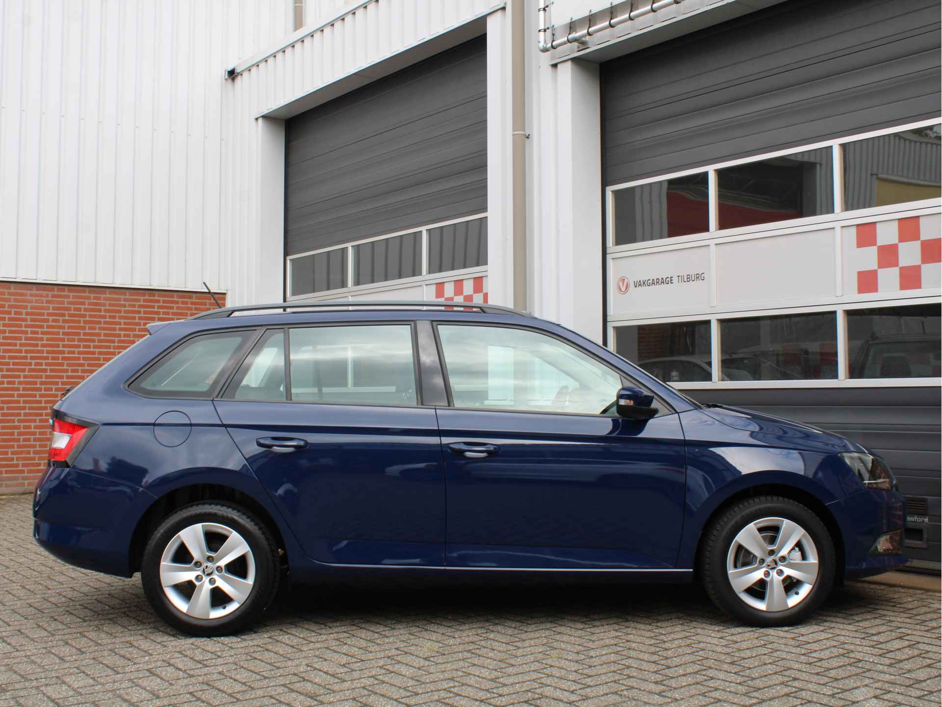 Škoda Fabia Combi 1.0 TSI Ambition Business /NAVI/PDC/Cruise control/AIRCO/LED/15'LM/CV/Bluetooth/USB+AUX/ISOFIX/NAP! 1e eig! - 32/40