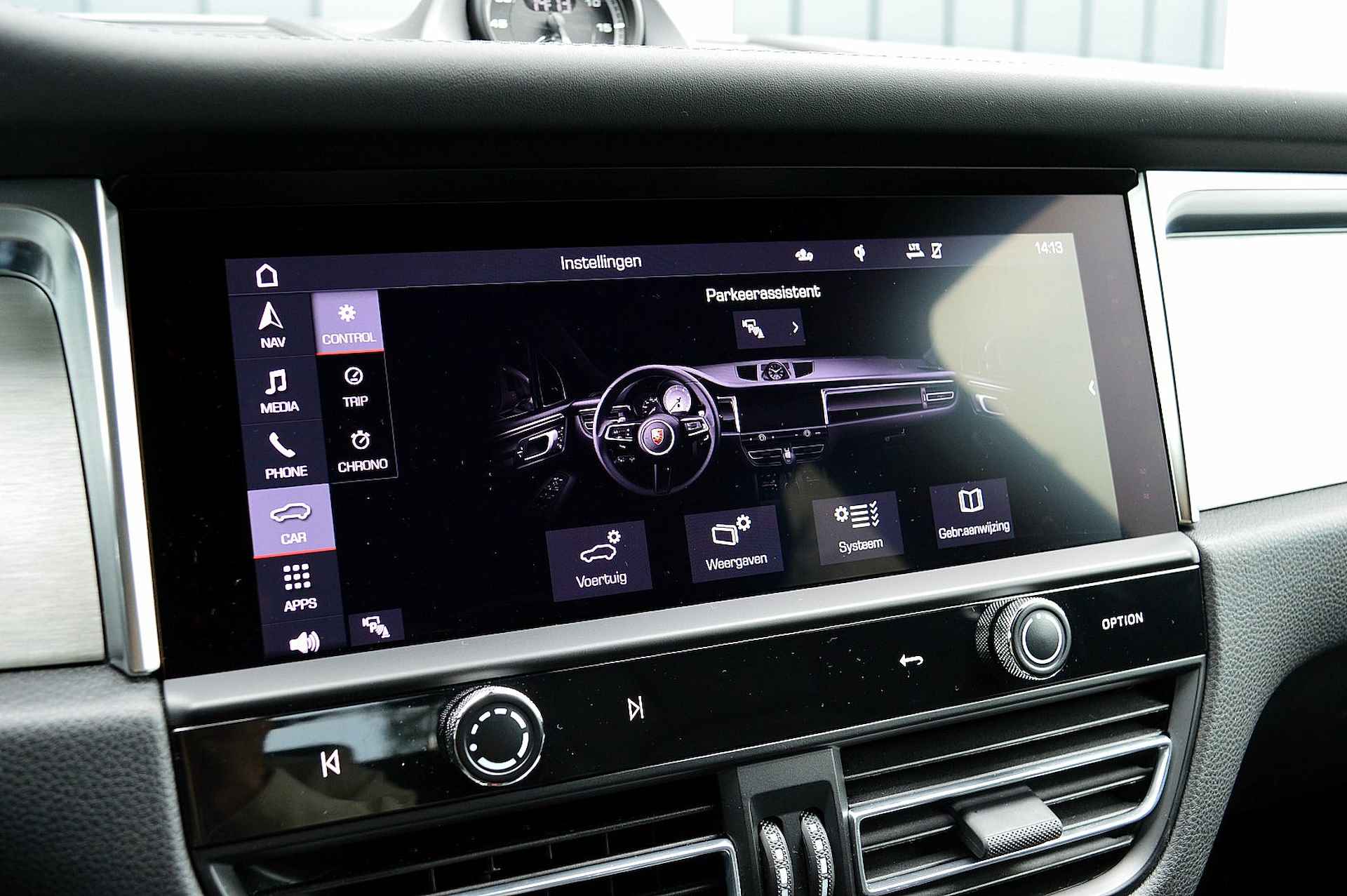 Porsche Macan 2.0 T Rijklaarprijs-Garantie Panoramadak Luchtvering apple carplay 1e Eigenaar - 28/50