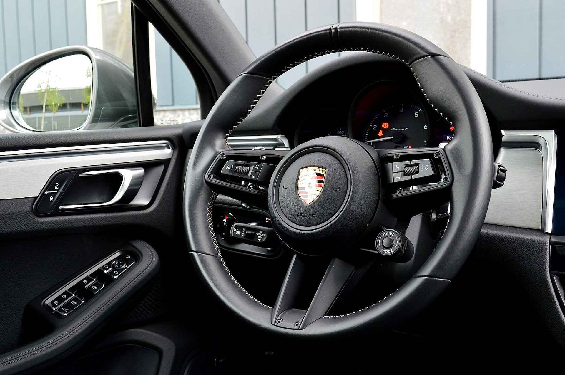 Porsche Macan 2.0 T Rijklaarprijs-Garantie Panoramadak Luchtvering apple carplay 1e Eigenaar - 43/50