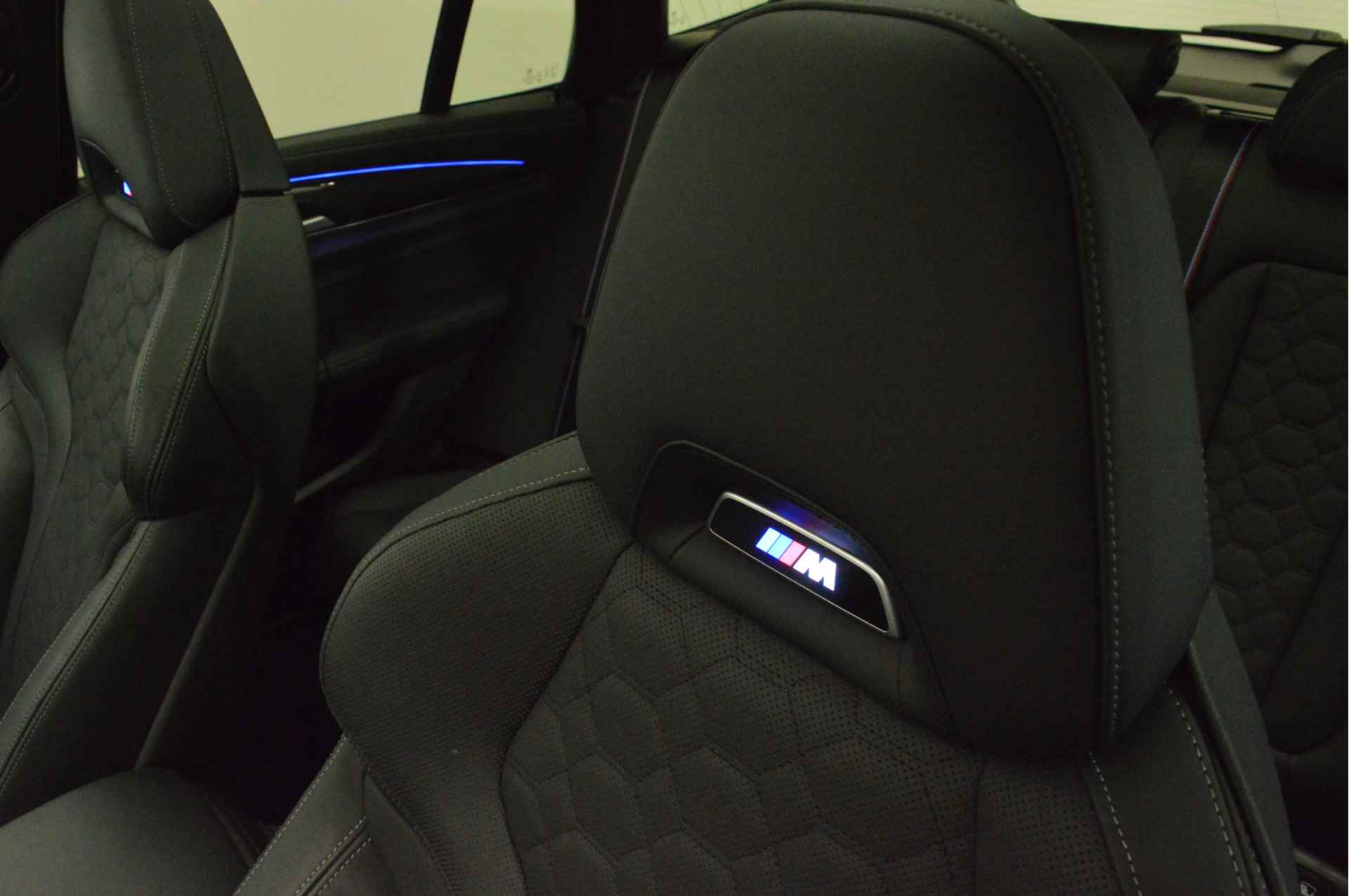 BMW X3 M Competition Automaat / Panoramadak / Trekhaak / M Sportstoelen / Parking Assistant Plus / Adaptieve LED / Stoelventilatie / Head-Up / Comfort Access - 11/28