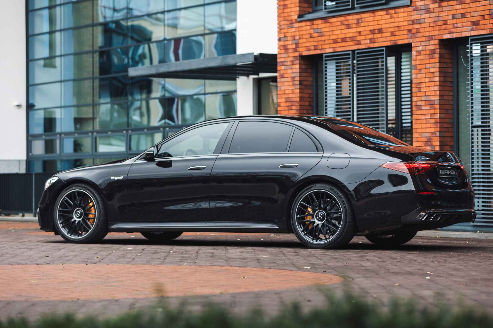 Mercedes-Benz S-Klasse S 63 AMG E Performance Lang l Exclusief pakket | First Class achtercompartiment | Driver's pakket | Stoelventilatie en verwarming | Keramische remmen l Carbon l 4D sound l Full Options! - 9/52