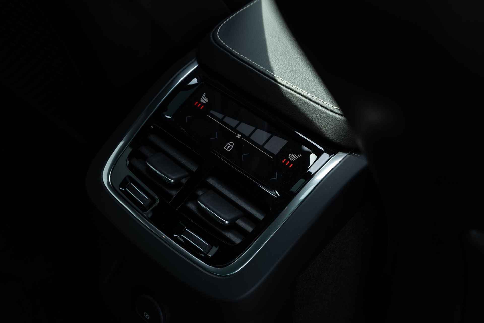 Volvo XC90 T8 Recharge AWD Ultimate Dark | 7-Persoons | Luchtvering | 360 Camera | Bowers & Wilkins Audio | Schuif-/Kanteldak | Getint Glas | Keyless | 21" LM - 7/20
