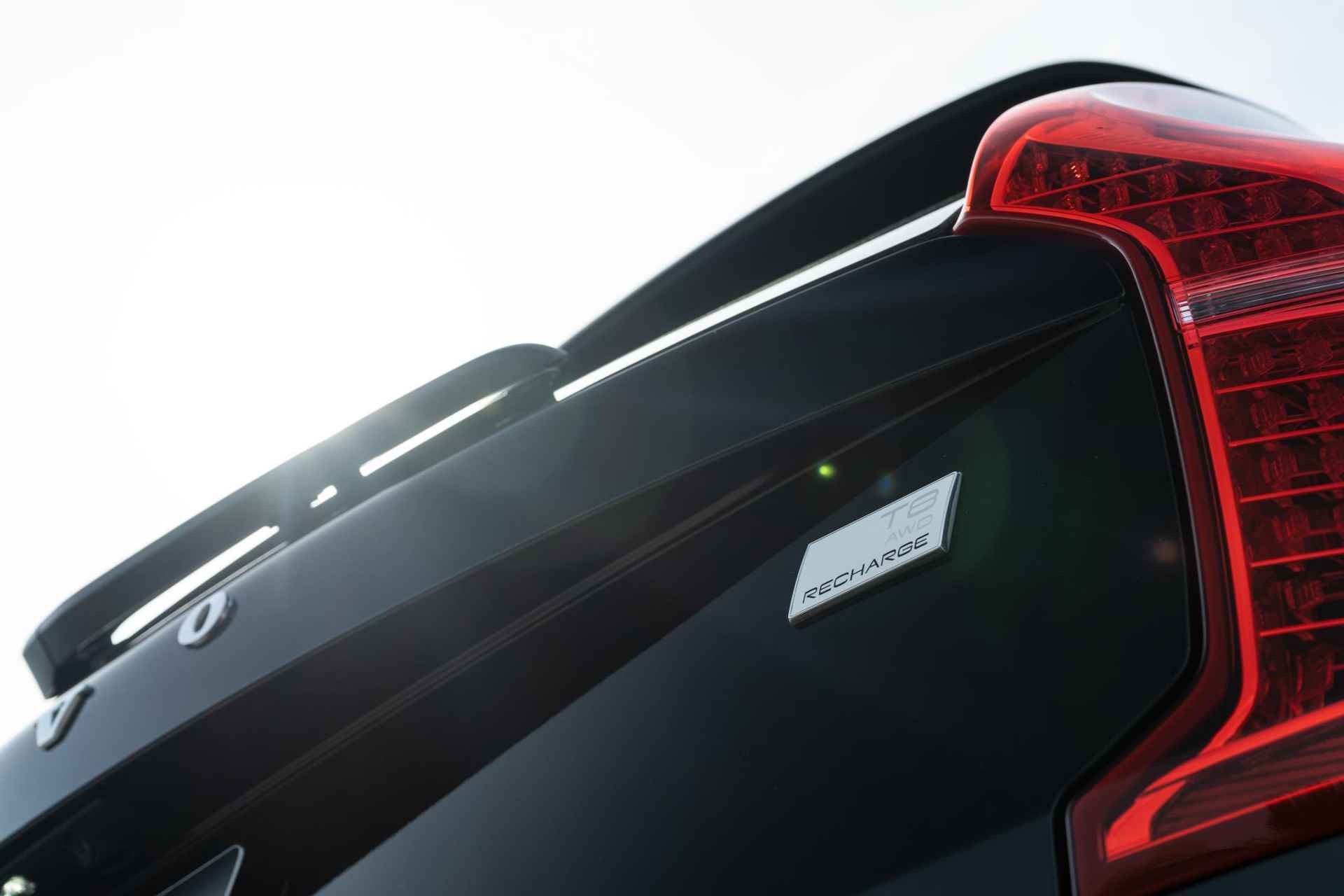 Volvo XC90 T8 Recharge AWD Ultimate Dark | 7-Persoons | Luchtvering | 360 Camera | Bowers & Wilkins Audio | Schuif-/Kanteldak | Getint Glas | Keyless | 21" LM - 13/20