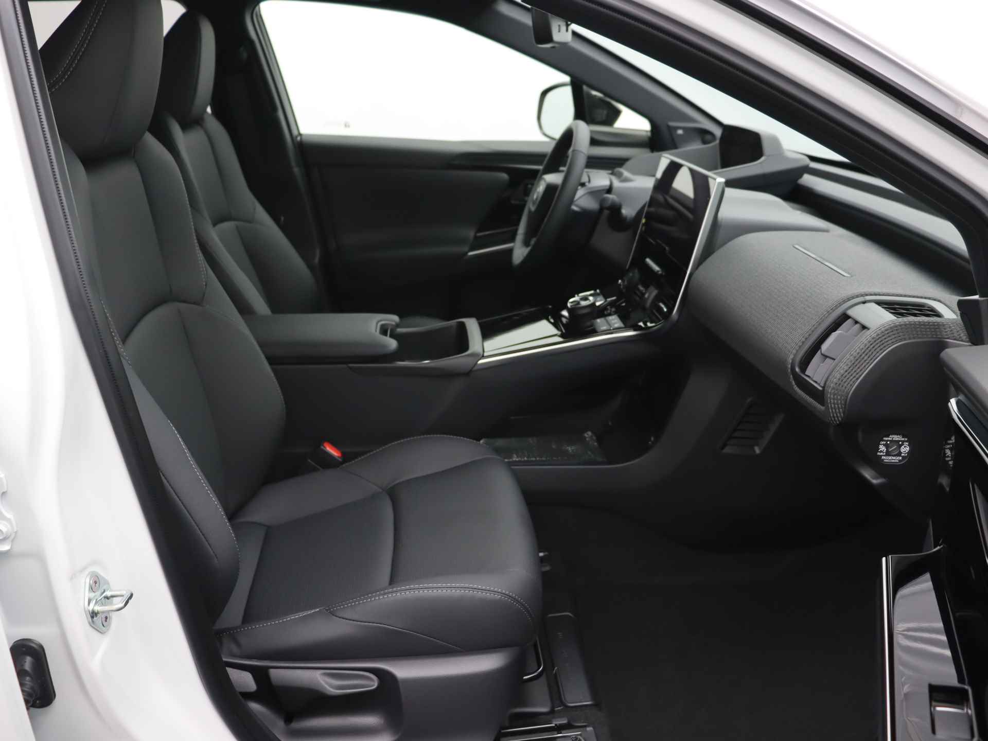 Toyota Bz4x Premium 71 kWh | Volledig leder | Stuur- & stoelverwarming | JBL | Panoramadak | - 21/28