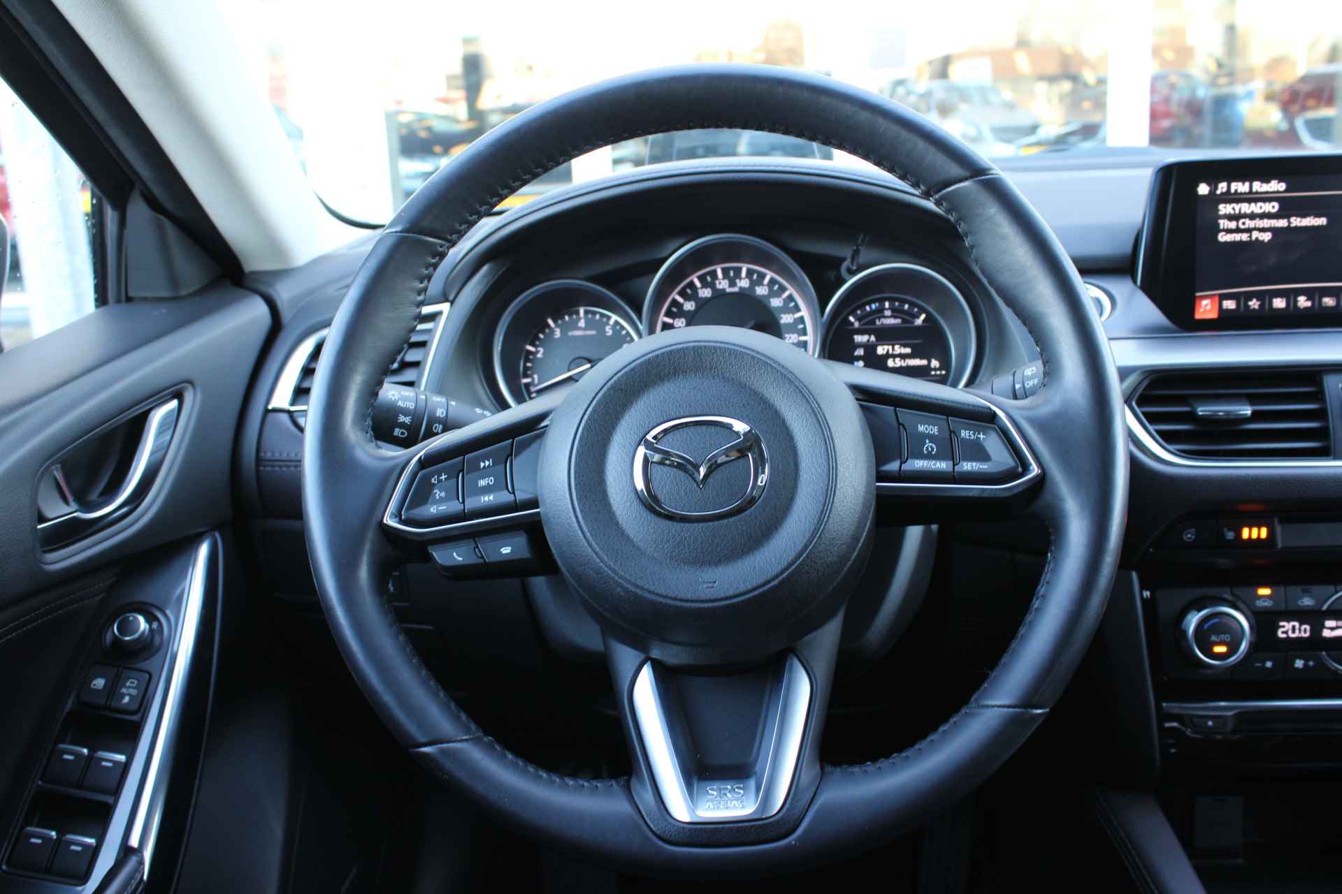 Mazda 6 Sportbreak 2.0 SkyActiv-G 165 GT-M / Leer / Elec Stoel / Climate Control / Park Assist Camera / Navigatie - 41/66