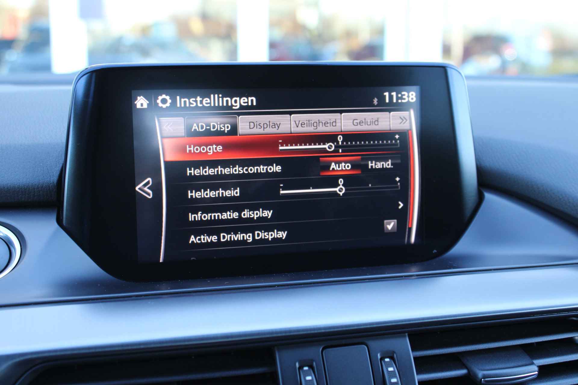 Mazda 6 Sportbreak 2.0 SkyActiv-G 165 GT-M / Leer / Elec Stoel / Climate Control / Park Assist Camera / Navigatie - 45/66