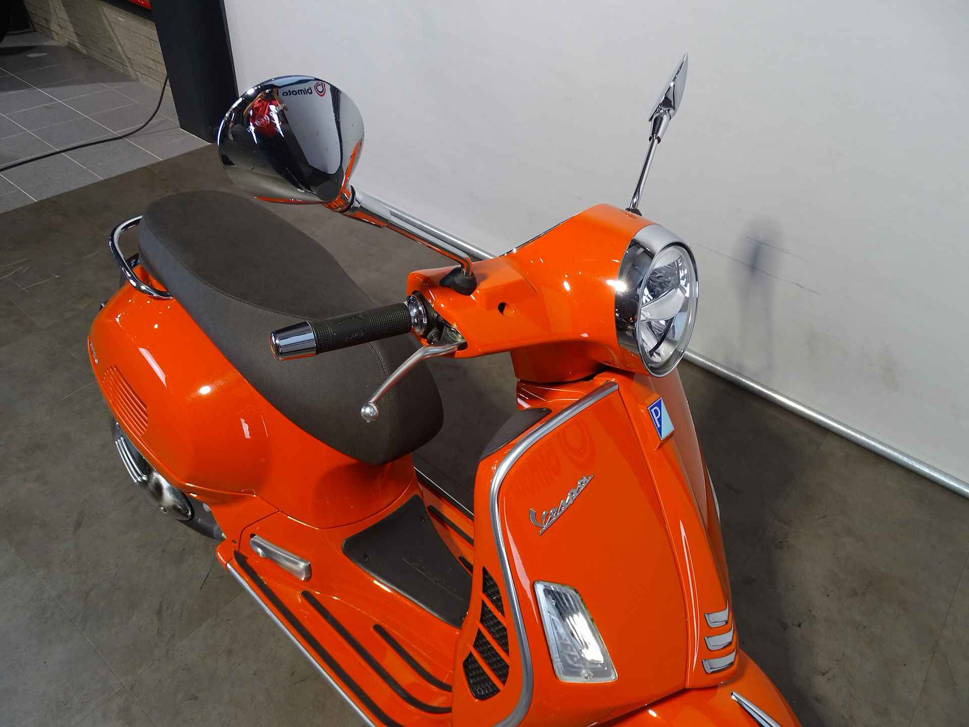 Vespa GTS 300 HPE - 2/8