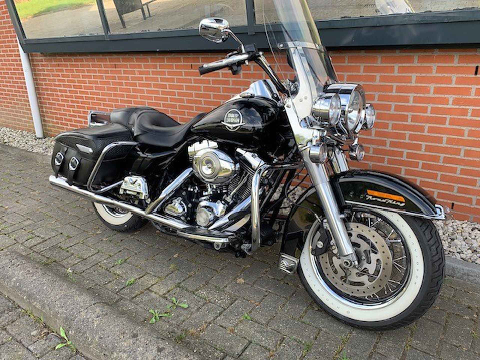 Harley-Davidson FLHRC ROADKING ROAD KING FLHR - 4/10