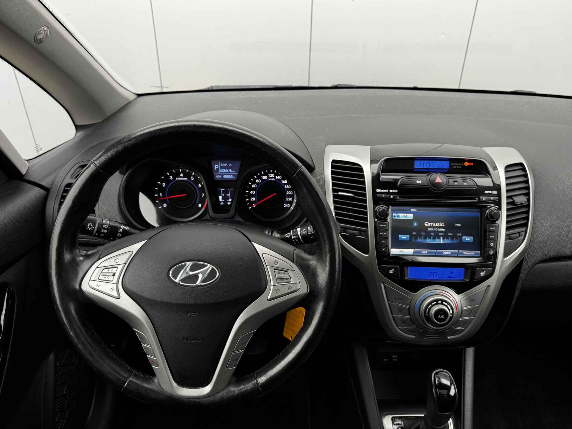 Hyundai ix20 1.6i Go Automaat / Navigatie / Schuif- Kanteldak / Climate Control / Trekhaak / Stuur & Stoelverwarming / - 2/29