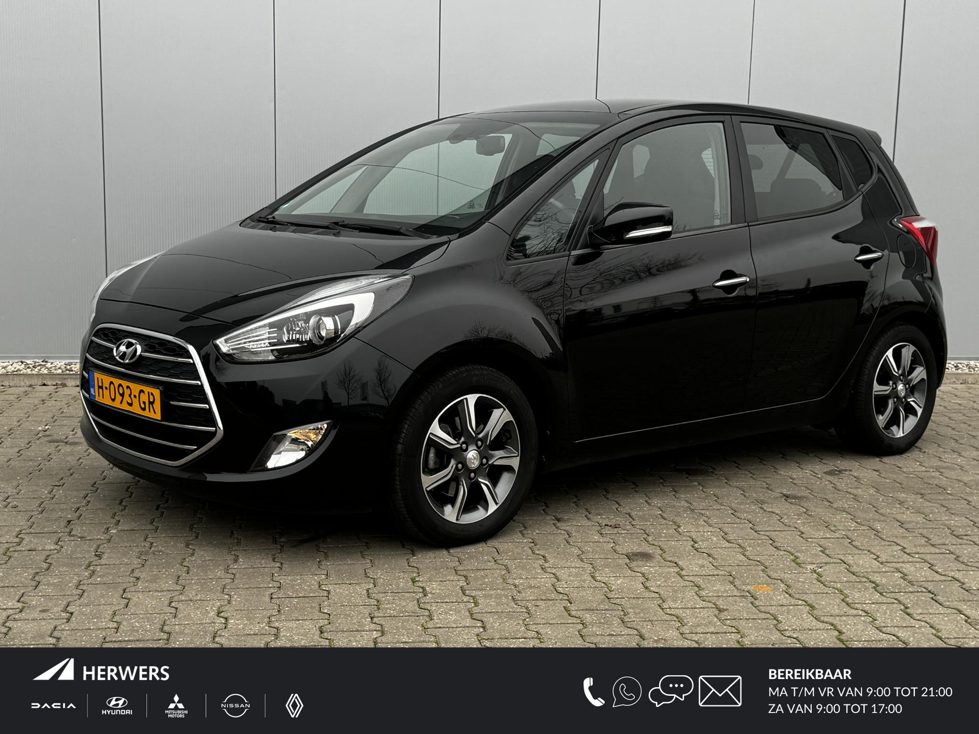 Hyundai ix20 1.6i Go Automaat / Navigatie / Schuif- Kanteldak / Climate Control / Trekhaak / Stuur & Stoelverwarming /