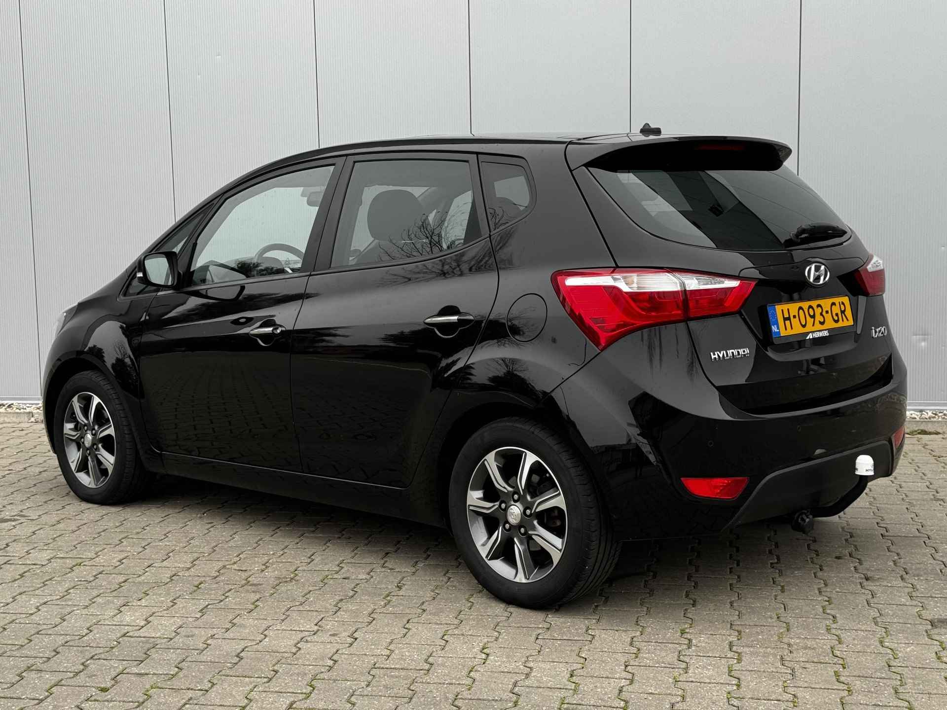 Hyundai ix20 1.6i Go Automaat / Navigatie / Schuif- Kanteldak / Climate Control / Trekhaak / Stuur & Stoelverwarming / - 17/29