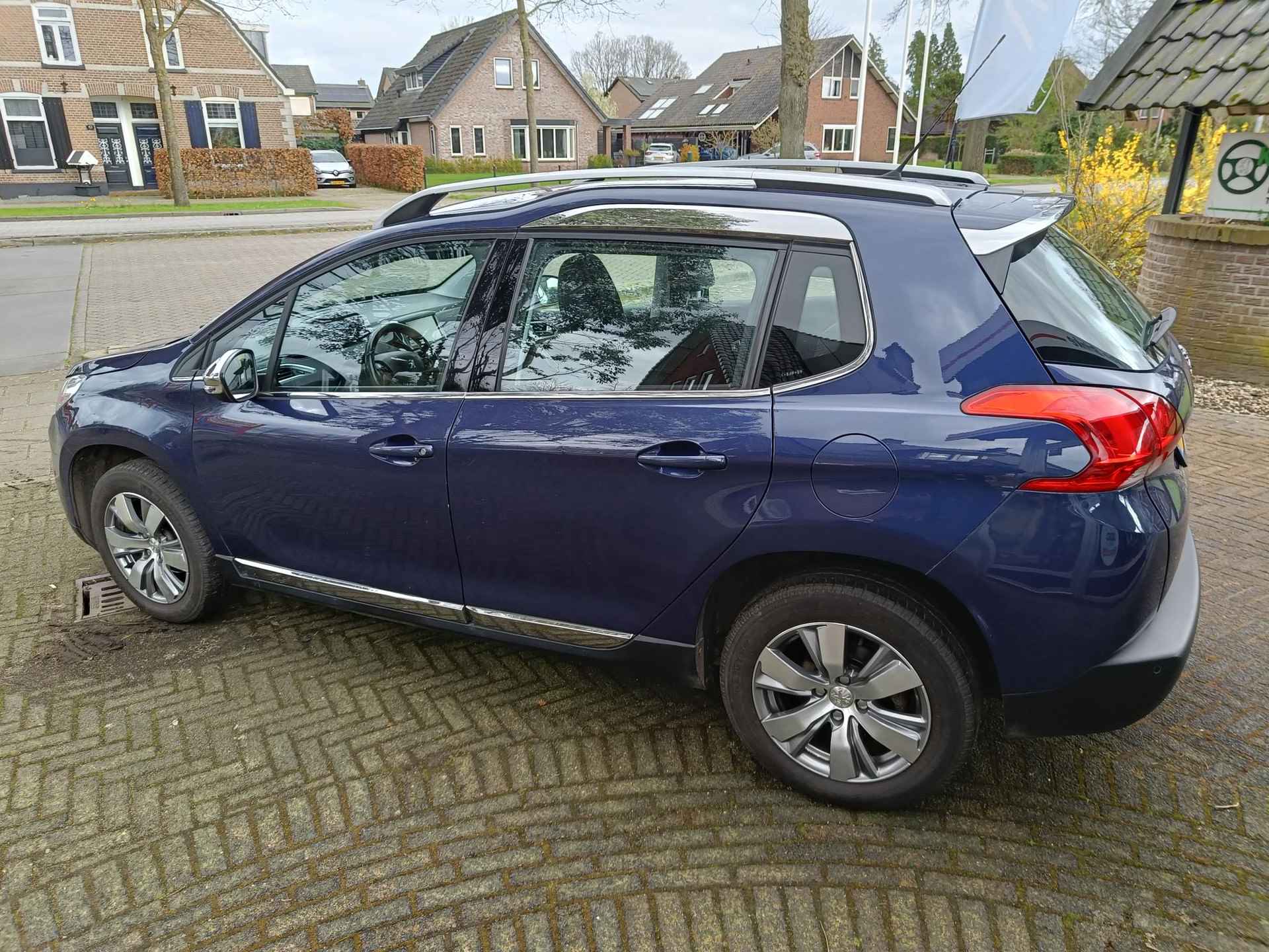 Peugeot 2008 1.2 VTi Allure Pack Premium Plus - 7/16