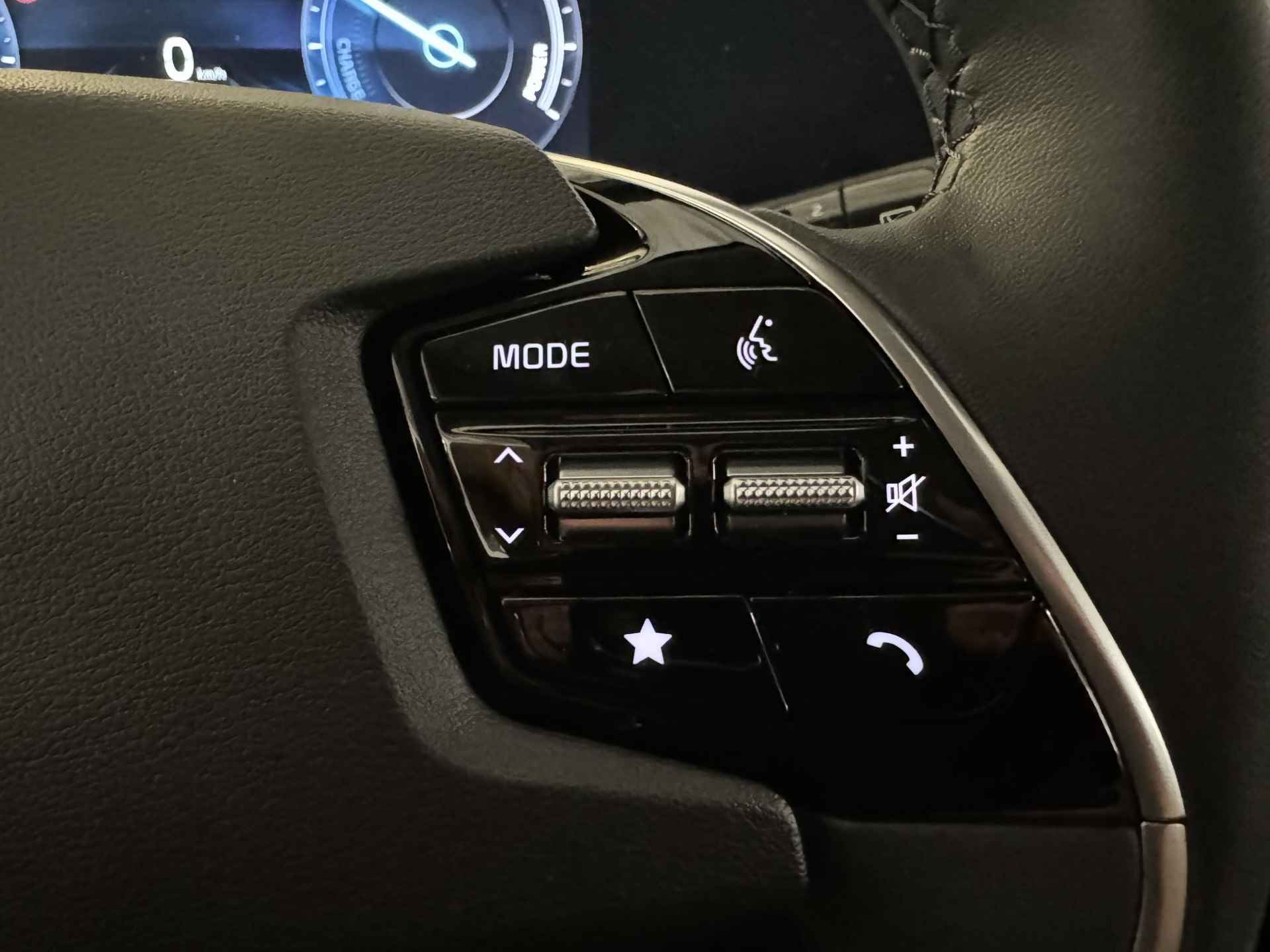 Kia Niro EV Edition Advanced 64.8 kWh | Nu te bestellen! | Private lease actietarief vanaf €458! | SEPP-subsidie t.w.v. €2.950! | Elektrisch verstelbare bestuurdersstoel | Stoel-/stuurverwarming | Privacy glass | Parkeersensoren voor- en achter | Dodehoek detectie | Adaptive cruise control | Climate control - 17/37