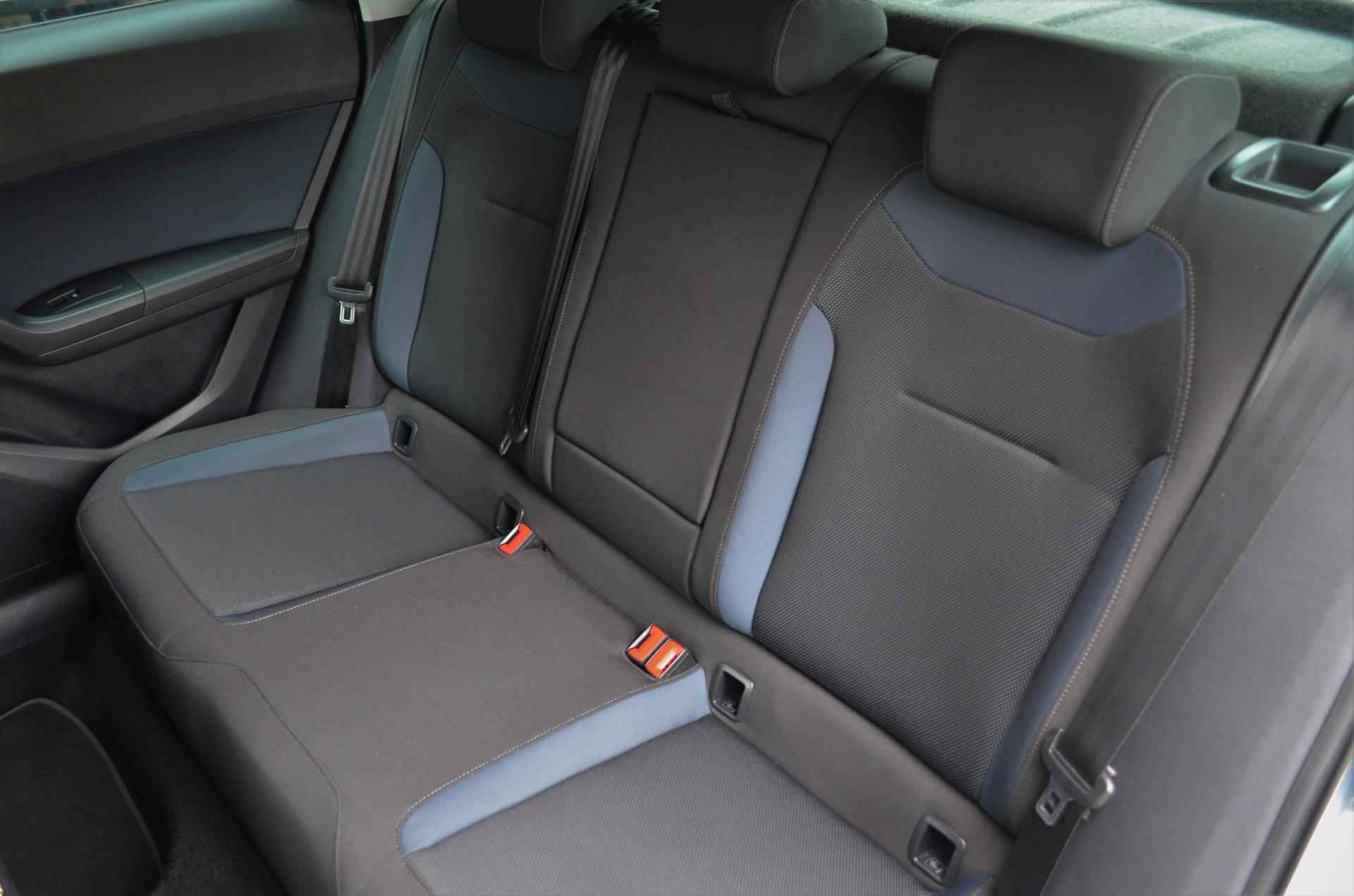 Seat Ateca 1.0 EcoTSI Style Business Intense LED / PDC / Camera / Nav. / Carplay / NL auto - 26/31