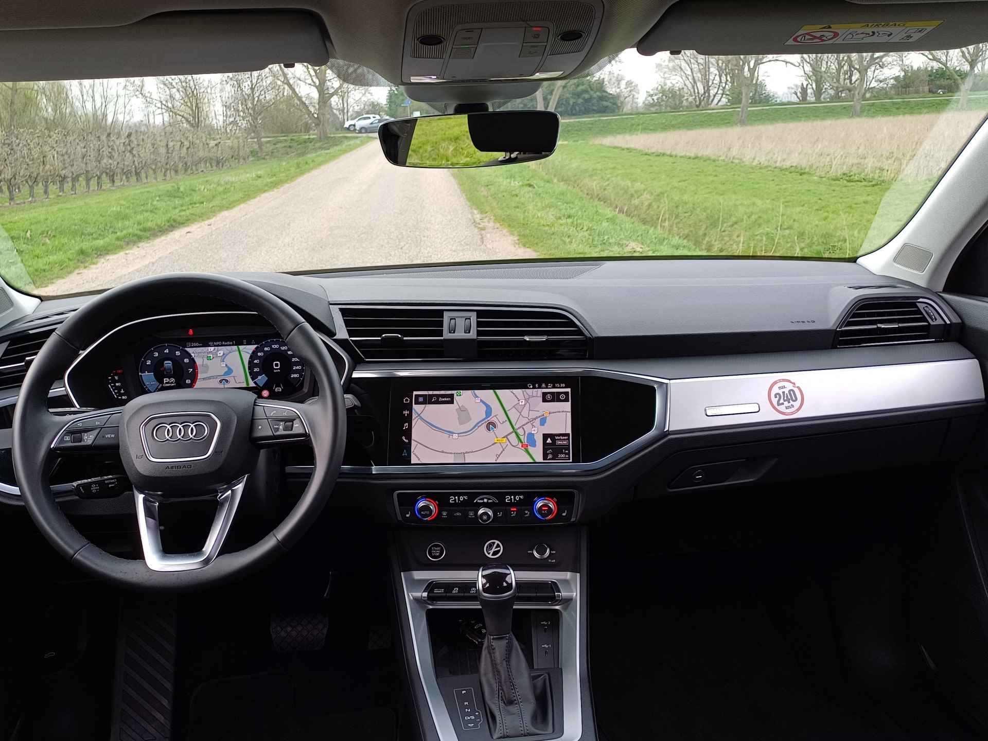 Audi Q3 Sportback 35 TFSI S Edition Digi Dash | Camera | Navi | Parkeerhulp | S-Line - 29/48
