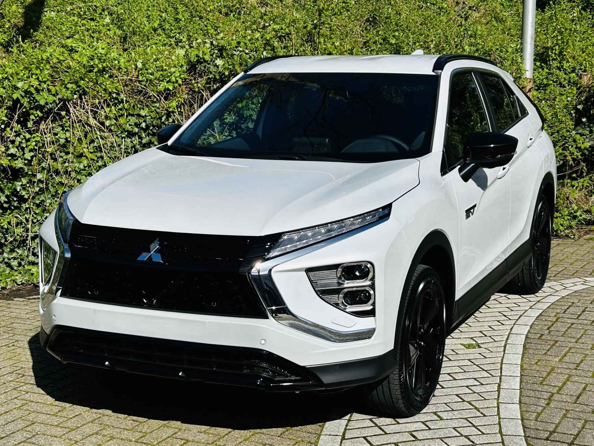 Mitsubishi Eclipse Cross 2.4 PHEV Black Edition | € 8000 ,- VOORRAAD KORTING | AUTOMAAT | BLINDSPOT | NOODREMSYSTEEM | 4X4 | 360 GRADEN CAMERA | STOEL & STUURVERWARING | - 29/31