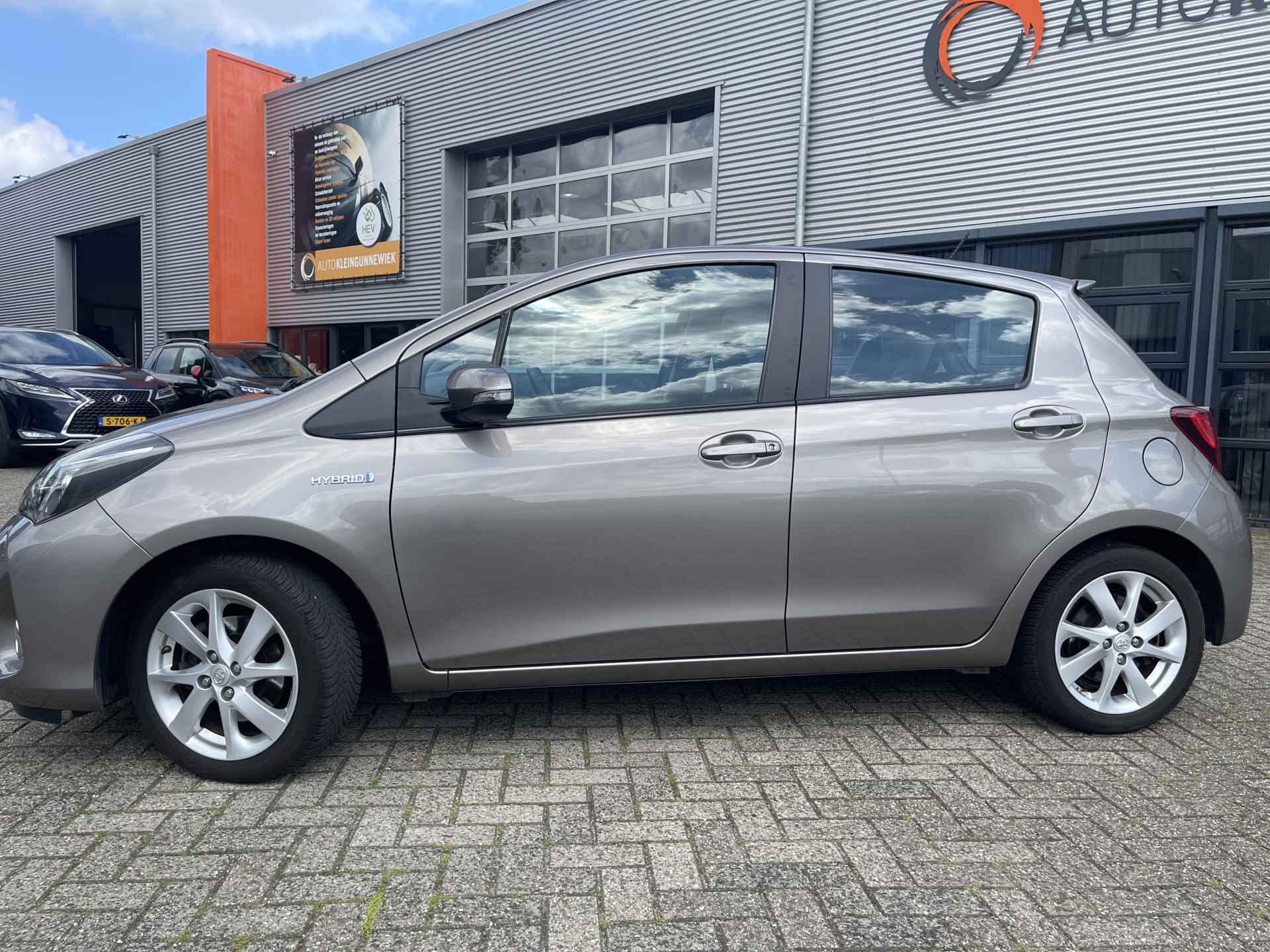 Toyota Yaris 1.5 Hybrid Dynamic NL-Auto / All-season banden / Trekhaak afn. kogel / Navi / Cruise Control / Keyless / Keyless Start / 16 inch - 4/22