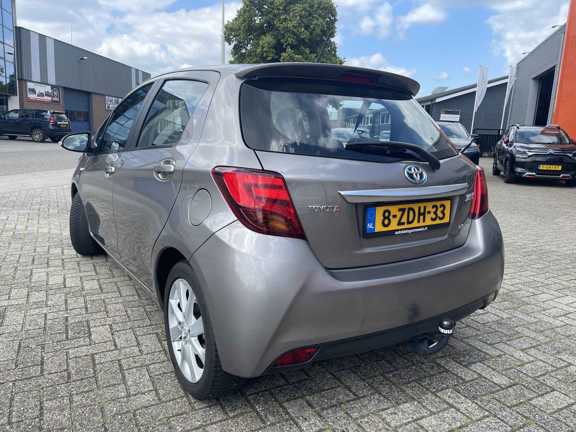 Toyota Yaris 1.5 Hybrid Dynamic NL-Auto / All-season banden / Trekhaak afn. kogel / Navi / Cruise Control / Keyless / Keyless Start / 16 inch - 5/22