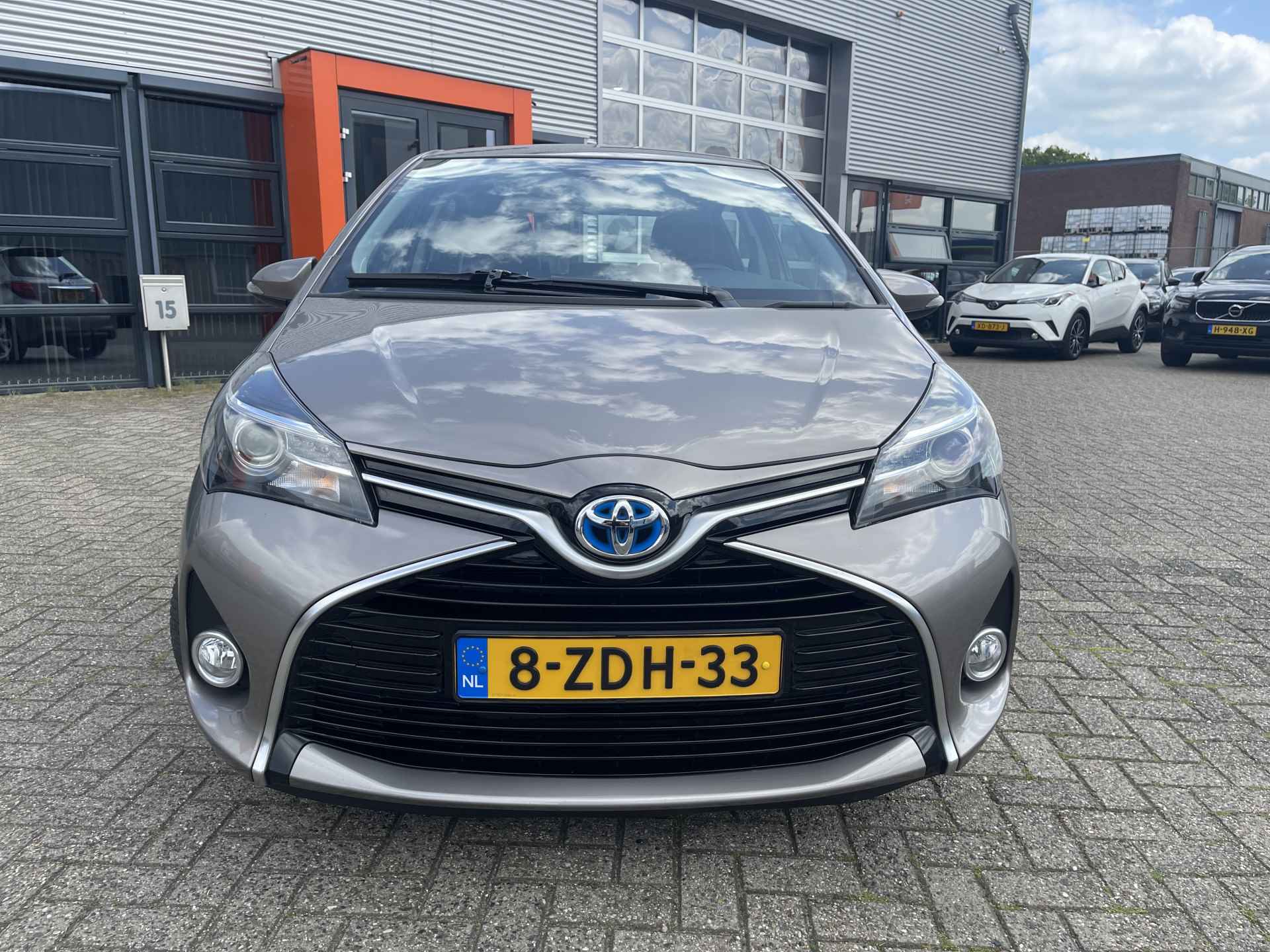 Toyota Yaris 1.5 Hybrid Dynamic NL-Auto / All-season banden / Trekhaak afn. kogel / Navi / Cruise Control / Keyless / Keyless Start / 16 inch - 9/22