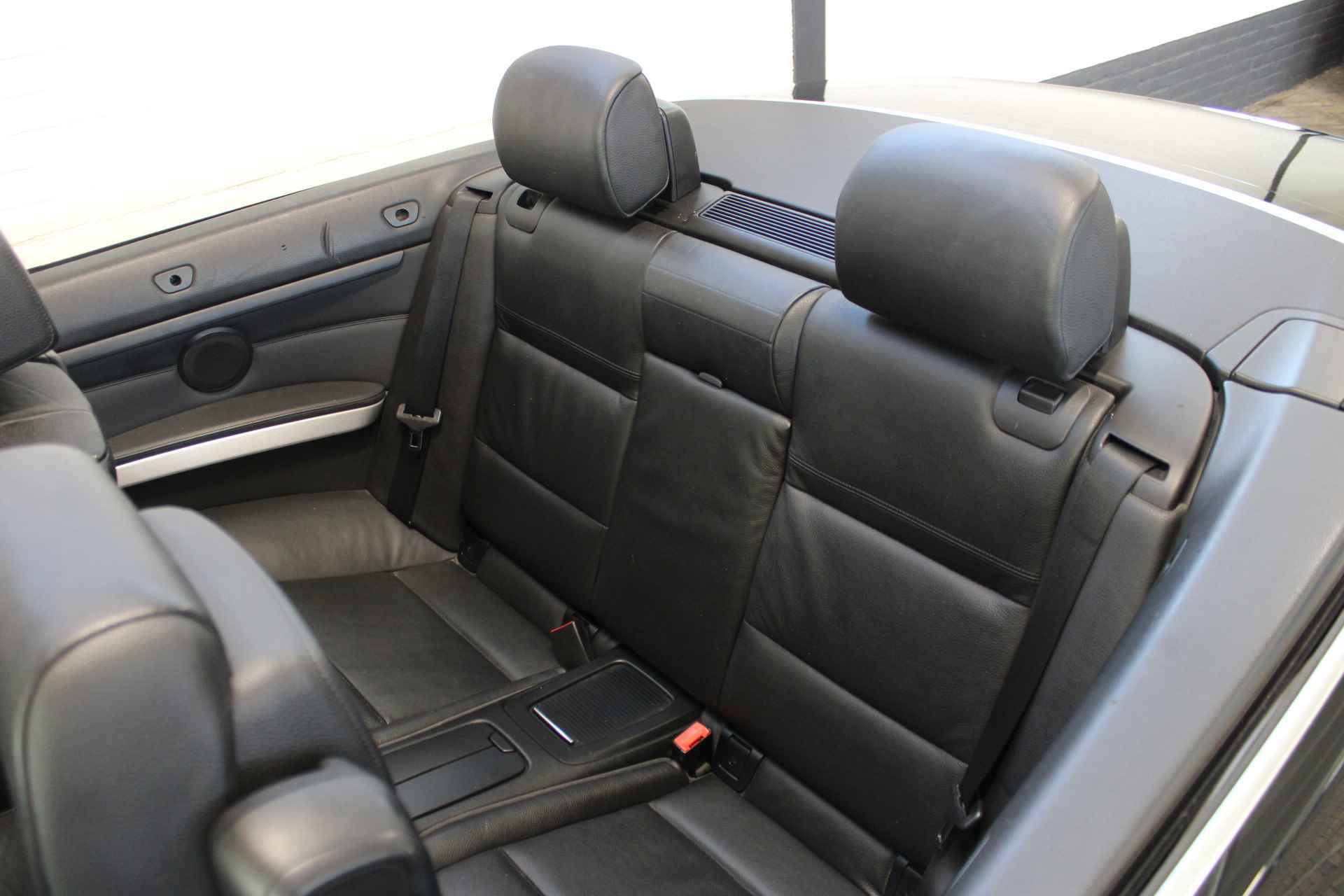 BMW 3 Serie Cabrio 318i | Navigatie | Cruise controle | Climate controle  | Stoelverwarming | Elektrisch verstelbare stoelen | Memory stand bestuurdersstoel | Lederen bekleding | Elektrisch cabriolet dak | - 17/51