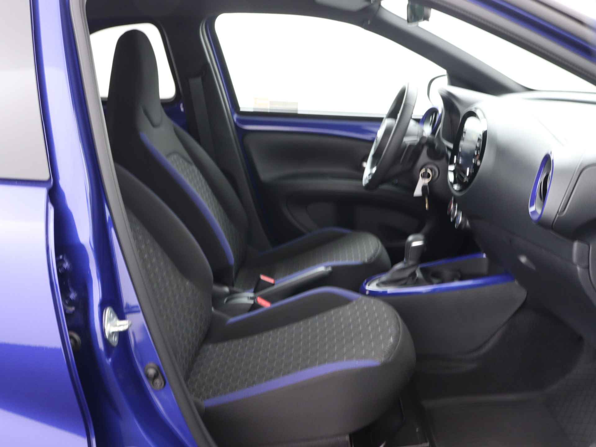 Toyota Aygo X 1.0 Pulse + Limited | Apple Carplay | Adaptive cruise control | Camera | - 31/42