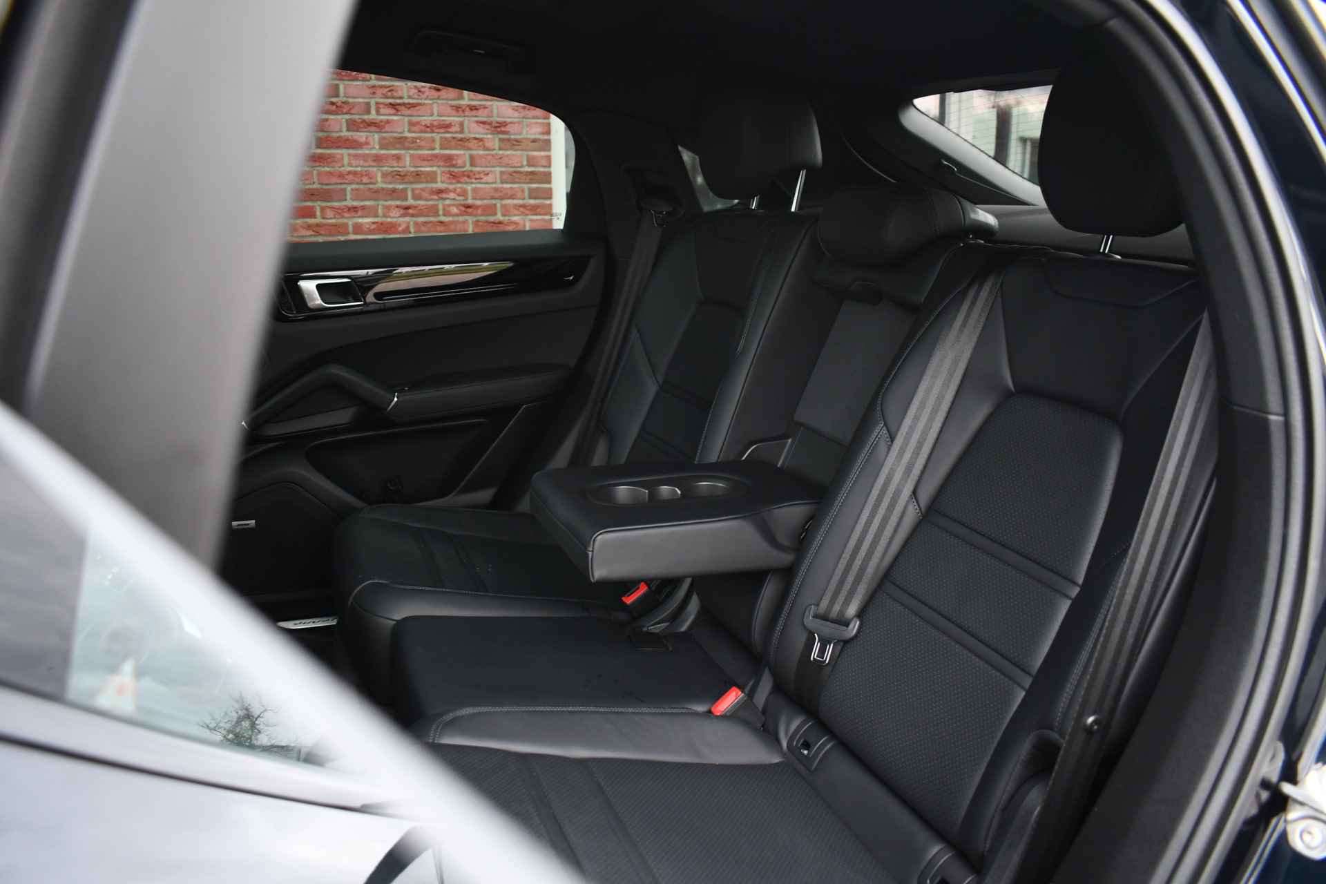 Porsche Cayenne Coupé 3.0 e-Hybrid 470pk Pano Luchtv ACC Bose Chrono 21inch - 56/84