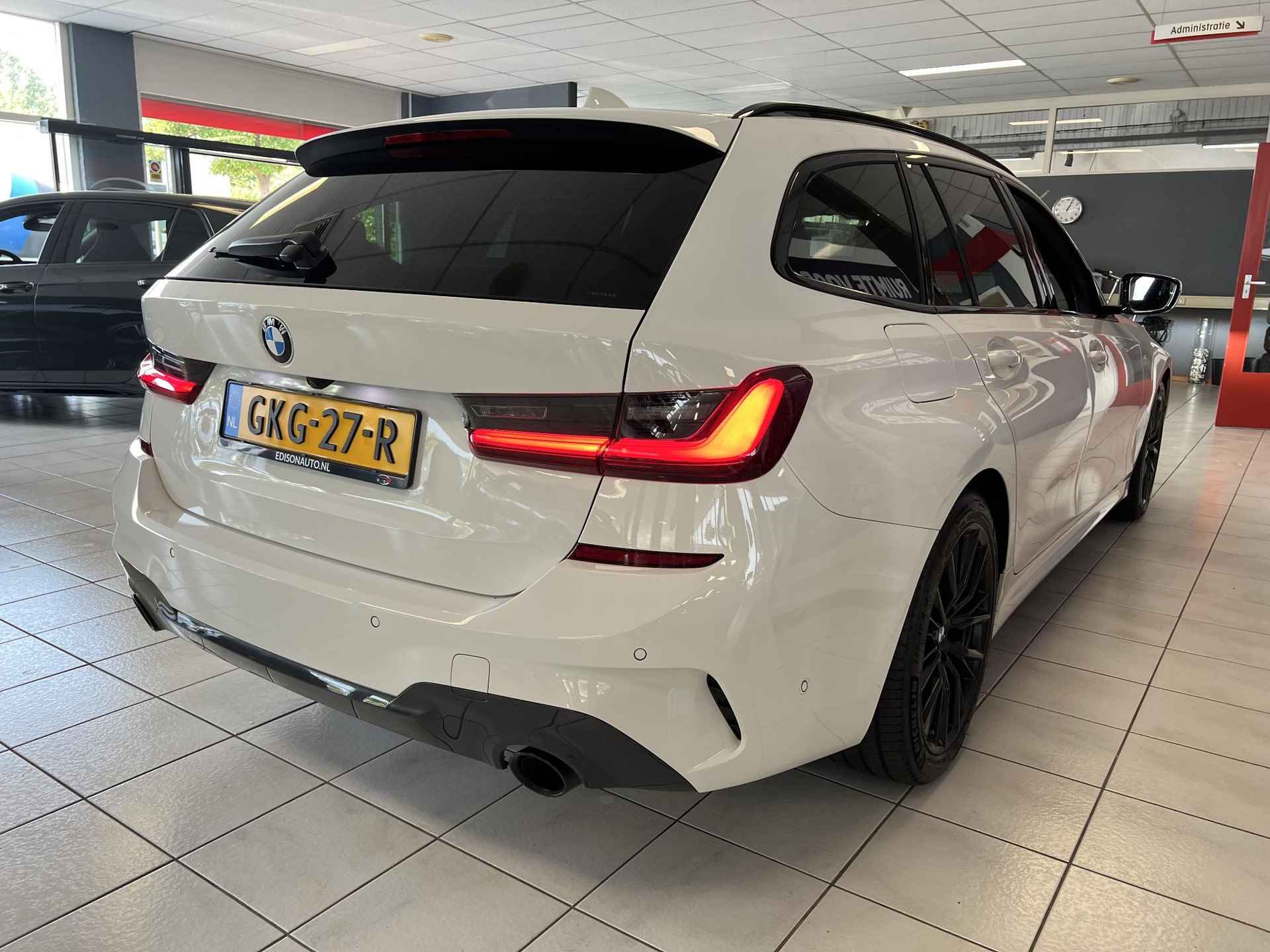 BMW 3-serie Touring 320d xDrive M-SPORT *NAVI*APP*CAM*LM18*KEYL* - 5/43