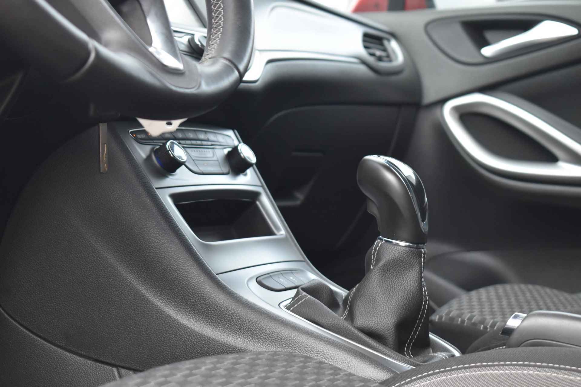 Opel Astra Sports Tourer 1.2 Edition AGR Stoel Navigatie Climate Control Apple CarPlay - 17/34