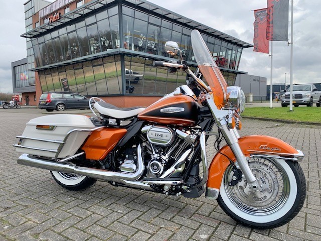 Harley-Davidson FLHR HIGHWAY KING ROADKING bij viaBOVAG.nl